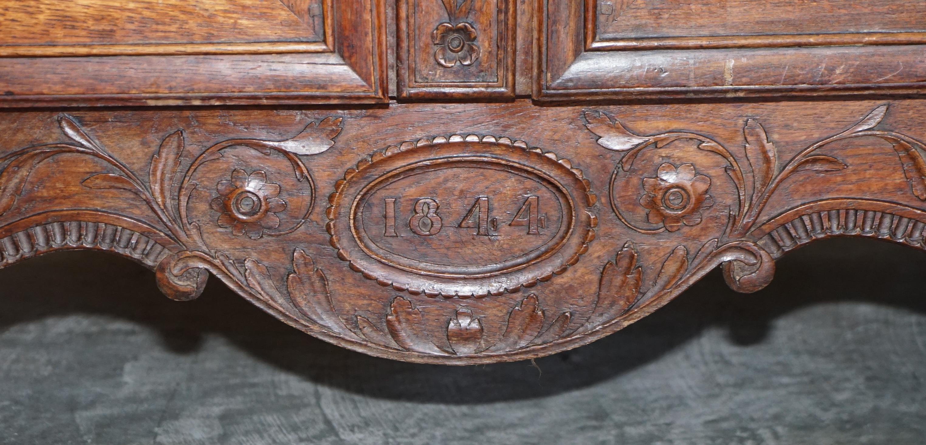 dessus d'armoire ancienne