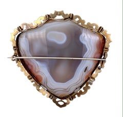 Antike viktorianische Brosche aus 9 Karat Gold mit gebändertem Achat und Sardonyx, 1850