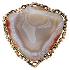 Antique 1850 Victorian Banded Agate Sardonyx 9 Karat Gold Brooch