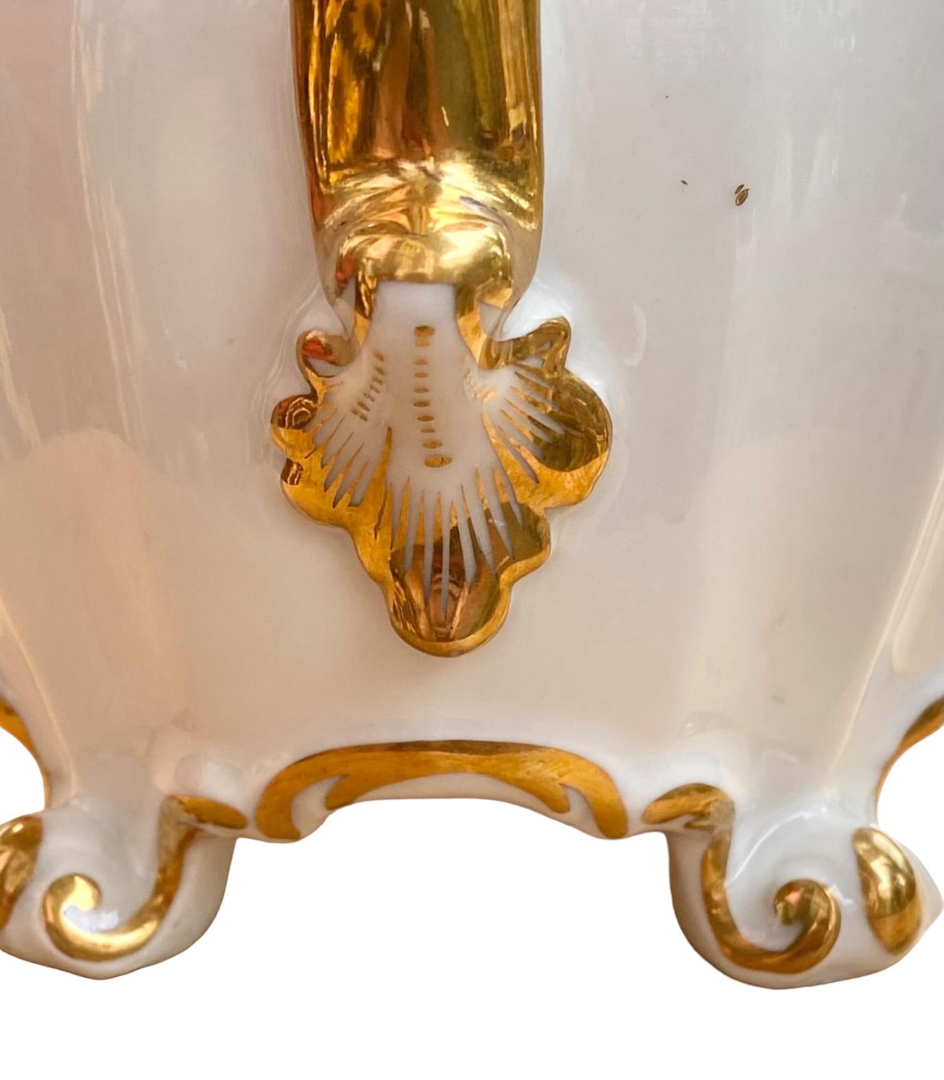 Antike 1850's Limoges Kaffeekanne & Zuckerdose mit Deckel Gold Squash Blossom (Französisch) im Angebot