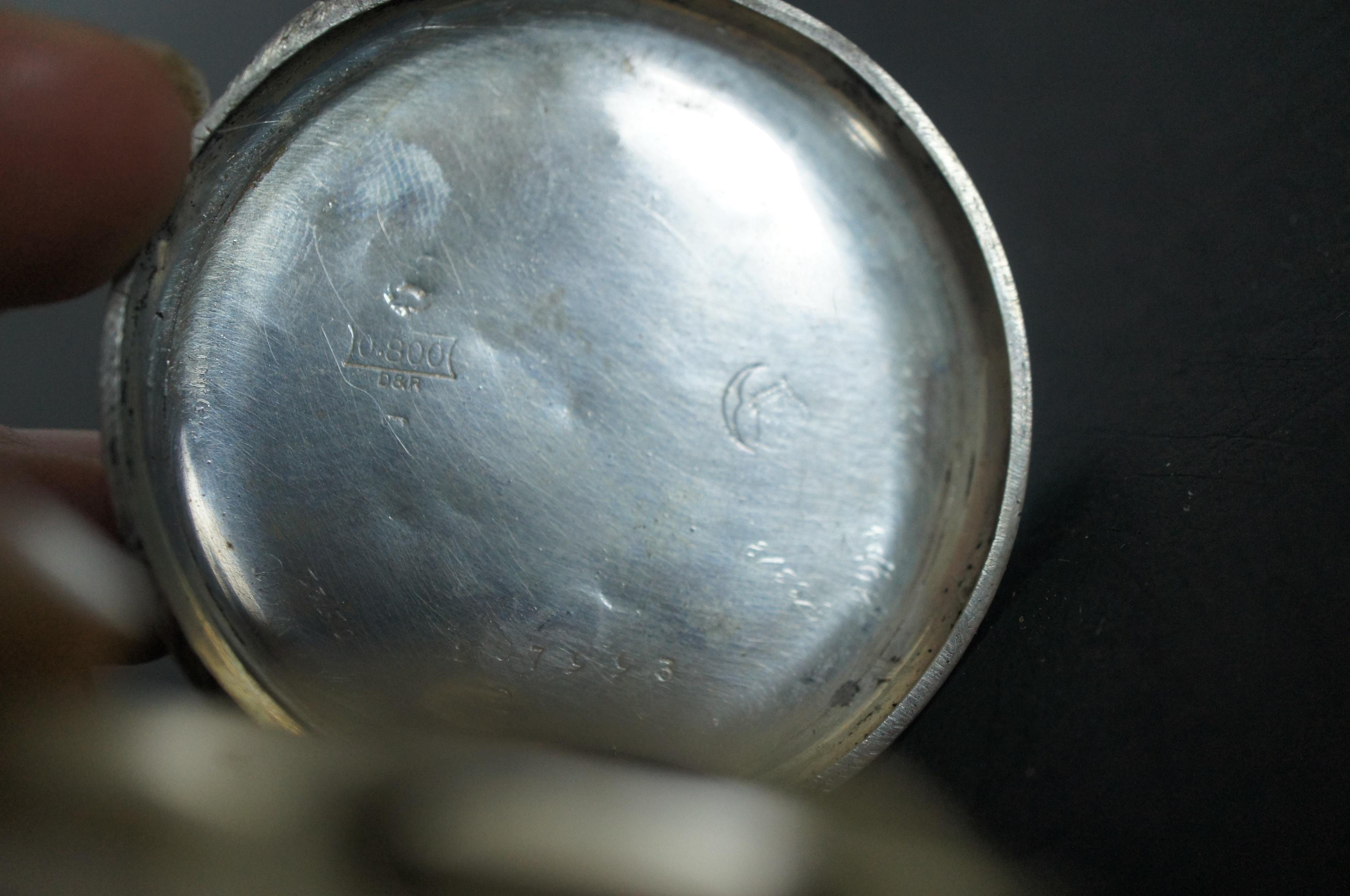 Antique 1850s Open Face Remontoir 800 Silver Pocket Watch 10 Rubis Glass Display en vente 5