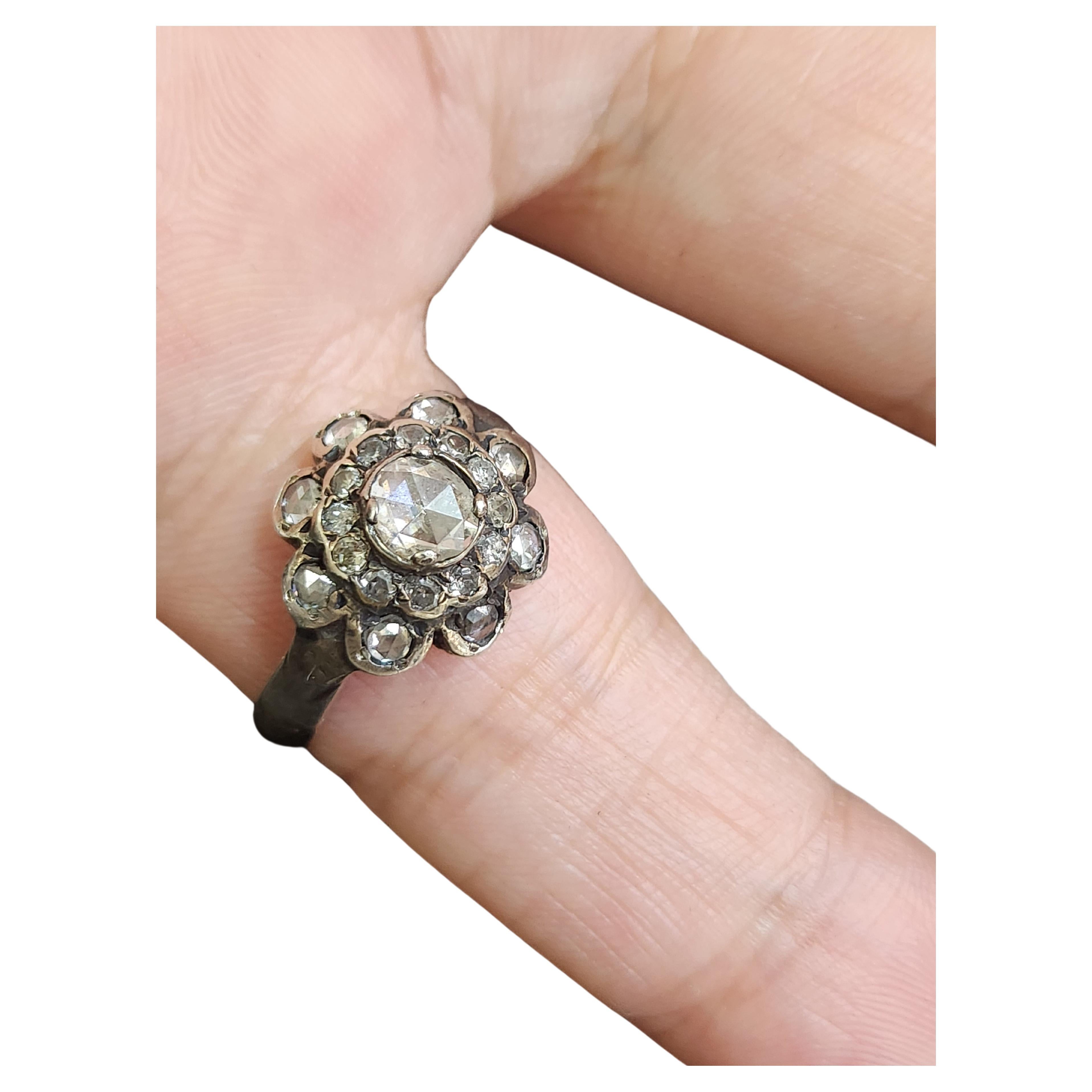 Antiguo anillo victoriano de diamantes talla rosa de 1850 en Bueno Estado en Cairo, EG
