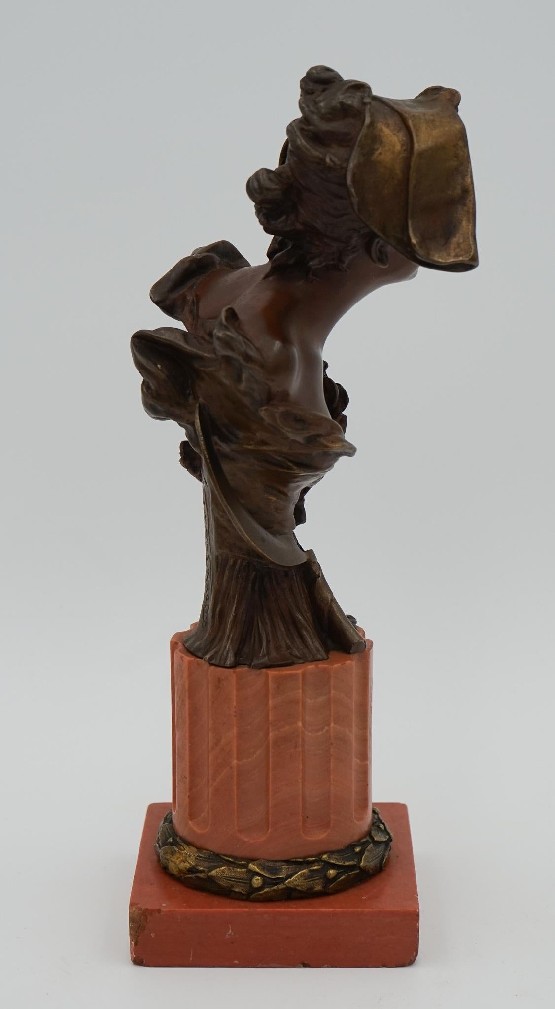 Bronzo Antico 1856-1951 Georges Van der Straeten Busto in bronzo di donna olandese in vendita