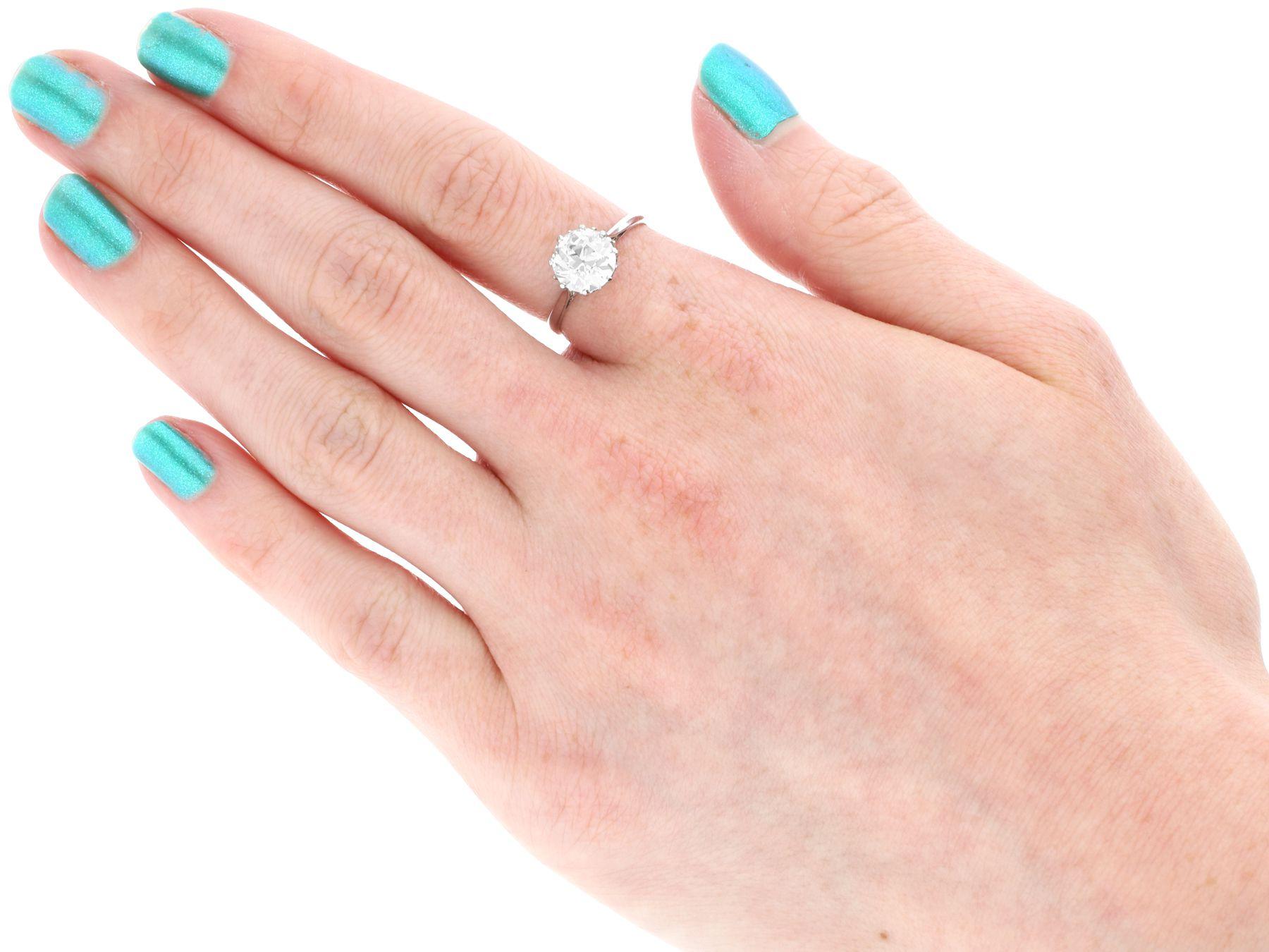 Women's or Men's Antique 1.86 Carat Diamond and Platinum Solitaire Engagement Ring For Sale