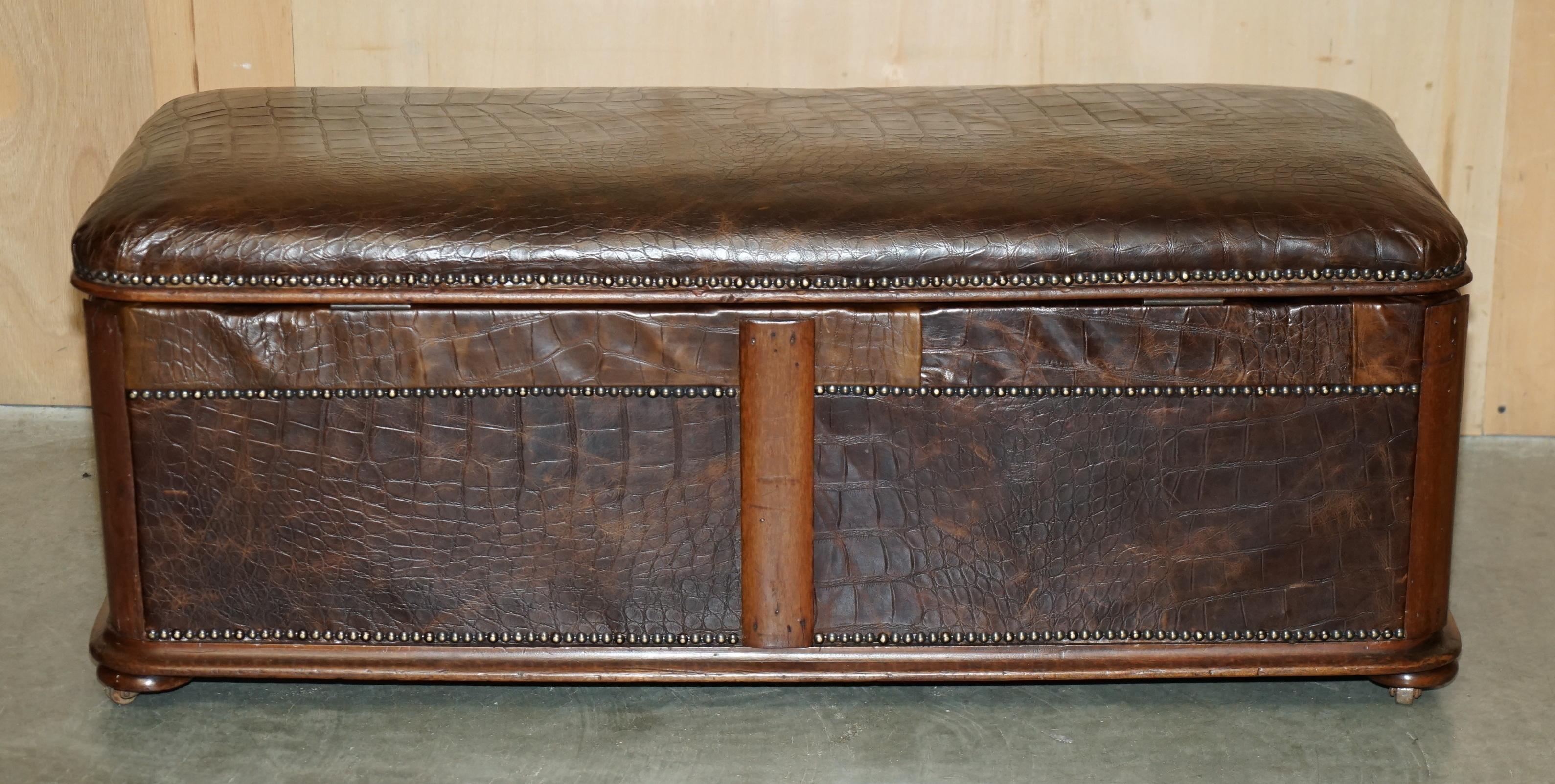 ANTiQUE 1860 HARDWOOD ALLIGATOR CROCODILE PATINA MARRONE OTTOMAN TRUNK IN PELLE in vendita 3