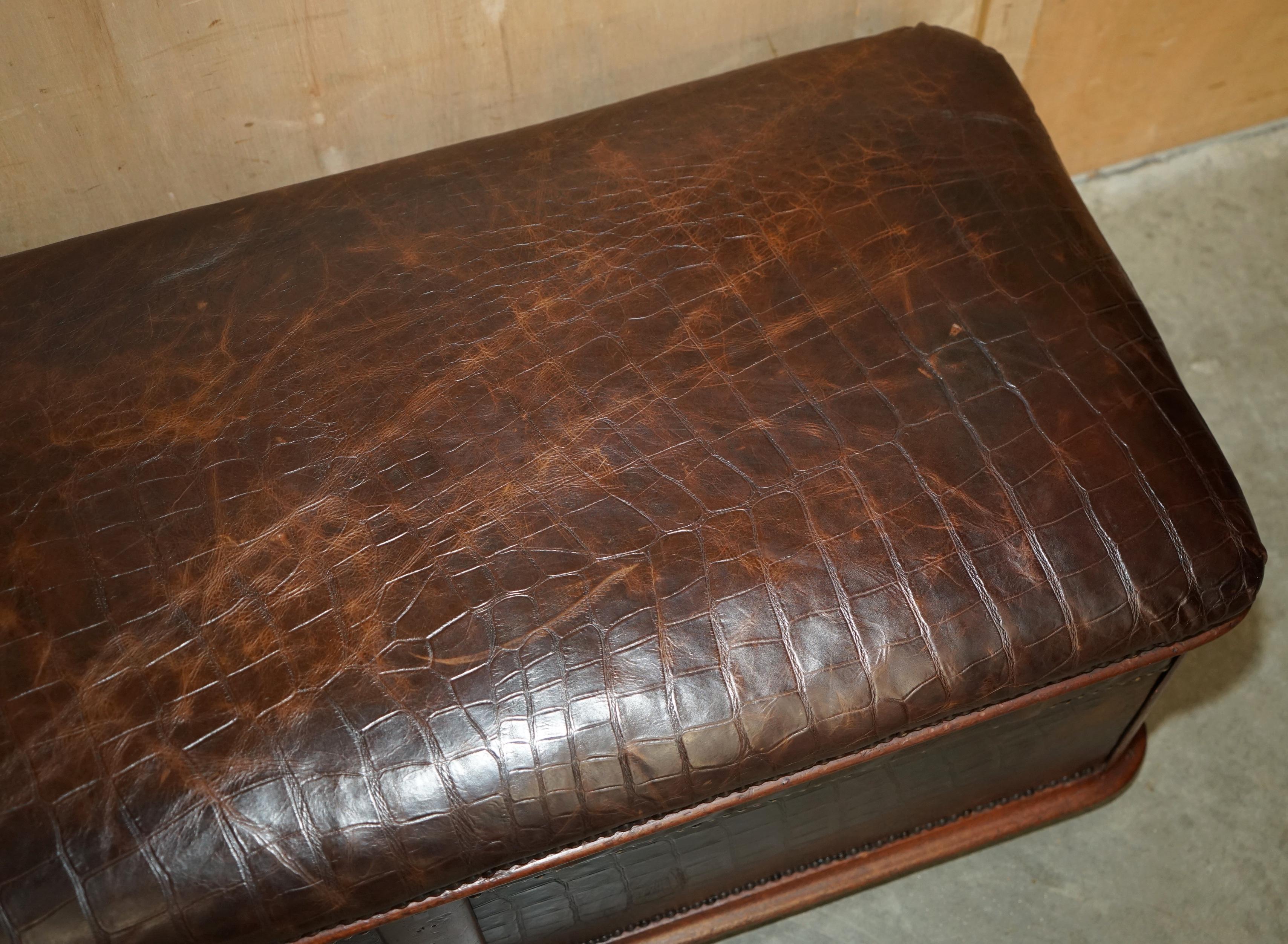 ANTiQUE 1860 HARDWOOD ALLIGATOR CROCODILE PATINA MARRONE OTTOMAN TRUNK IN PELLE in vendita 1