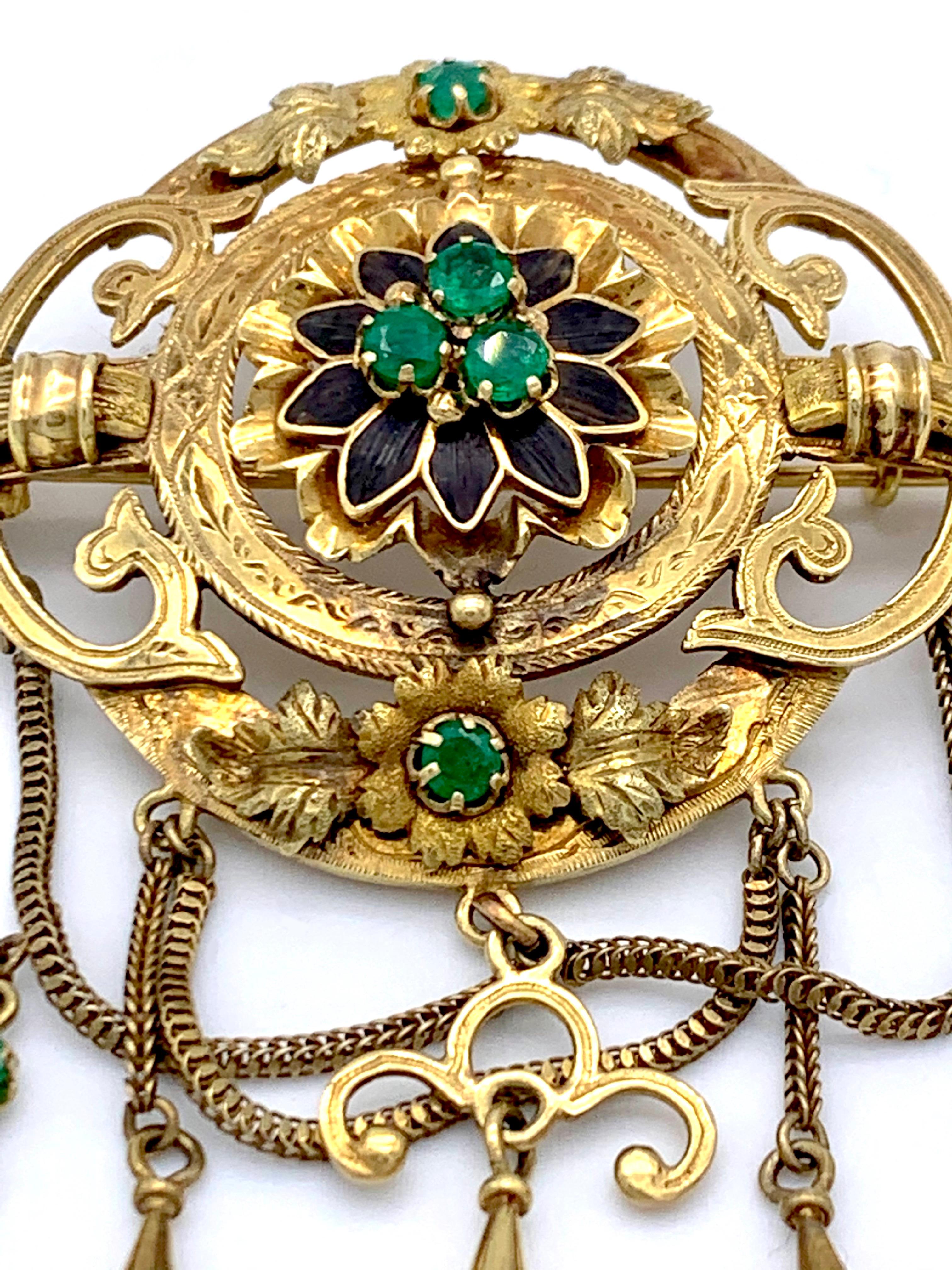 This wonderful and highly decorative brooch in the gothic revial taste has been crafted in Italy around 1865 ca. This striking piece of jewellery can also be worn as a pendant by piercing it's pin through the links of a gold chain. The centre of the