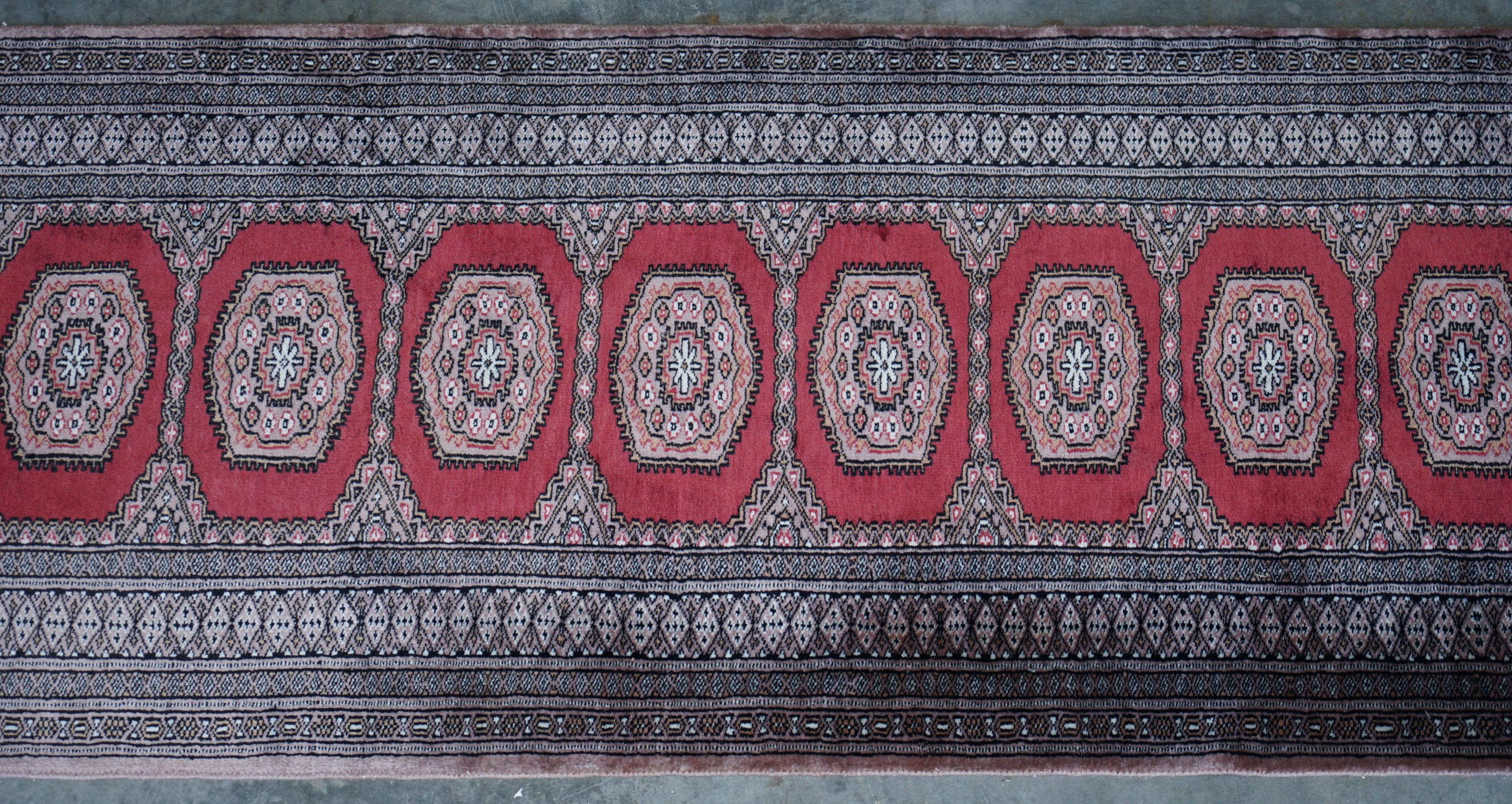Antiker französischer geometrischer Aztek-Kelim-Läufer, Flur-Teppich, 1880 (Französisch) im Angebot