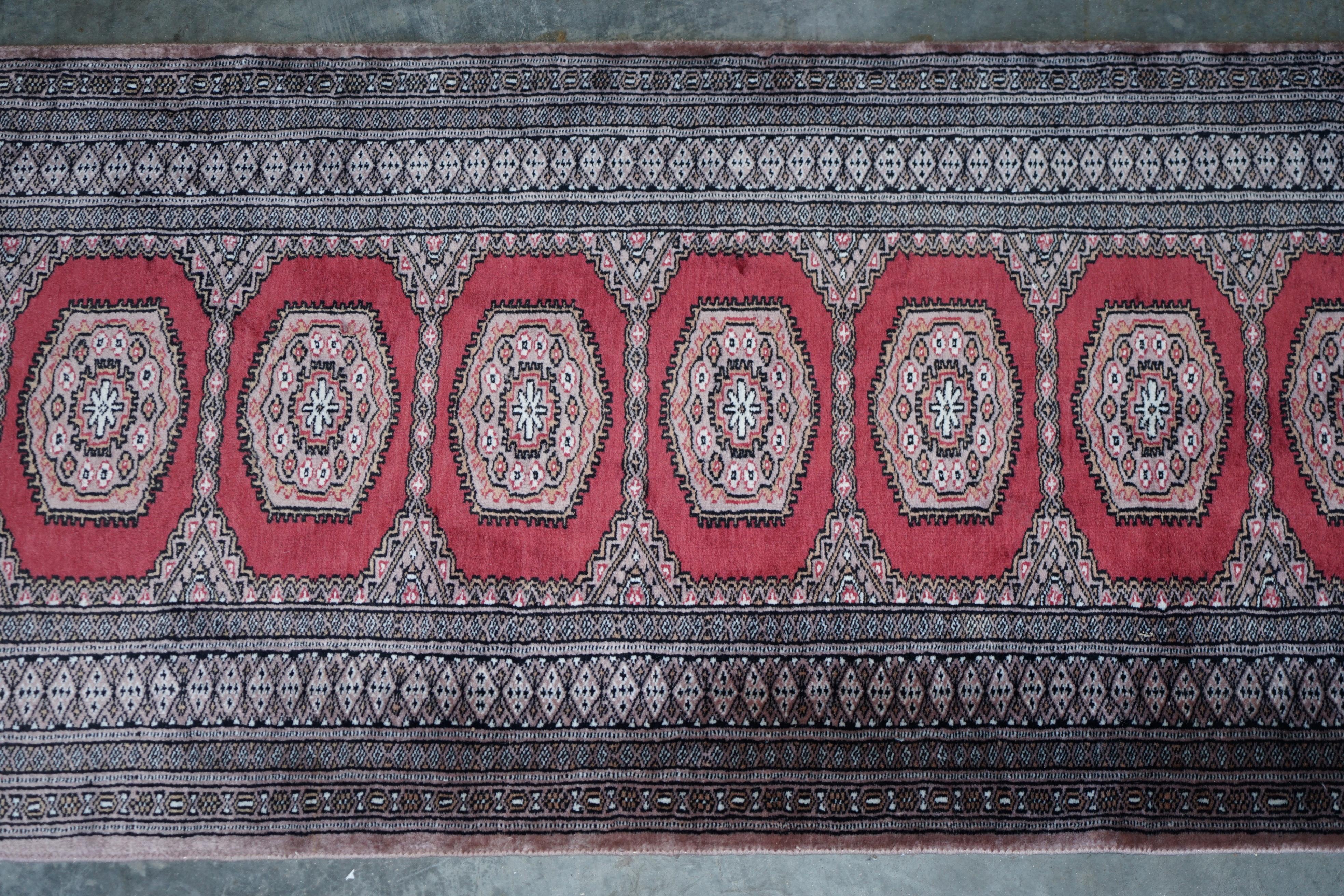 Antiker französischer geometrischer Aztek-Kelim-Läufer, Flur-Teppich, 1880 im Zustand „Gut“ im Angebot in West Sussex, Pulborough