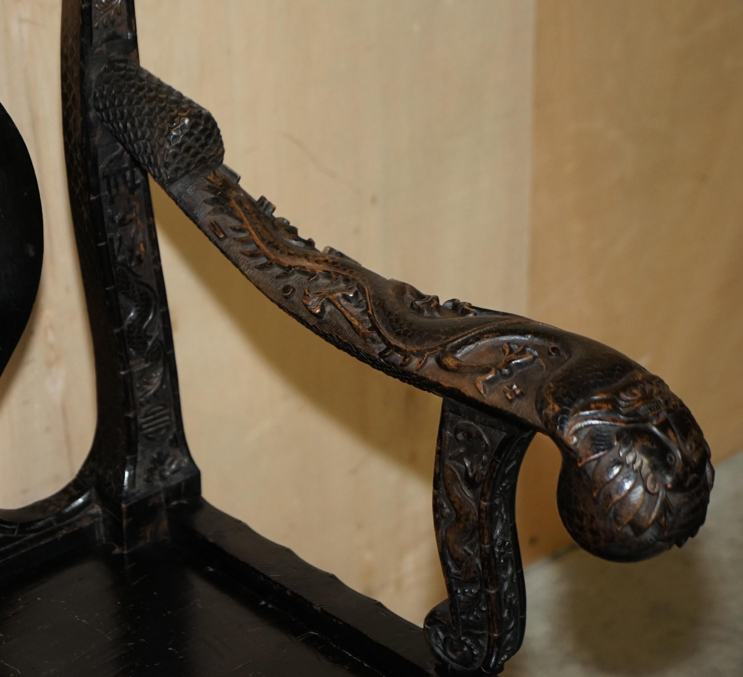 Antiquity 1880 Heavily Carved Chinese Dragon Armchair Must See Pictures en vente 4