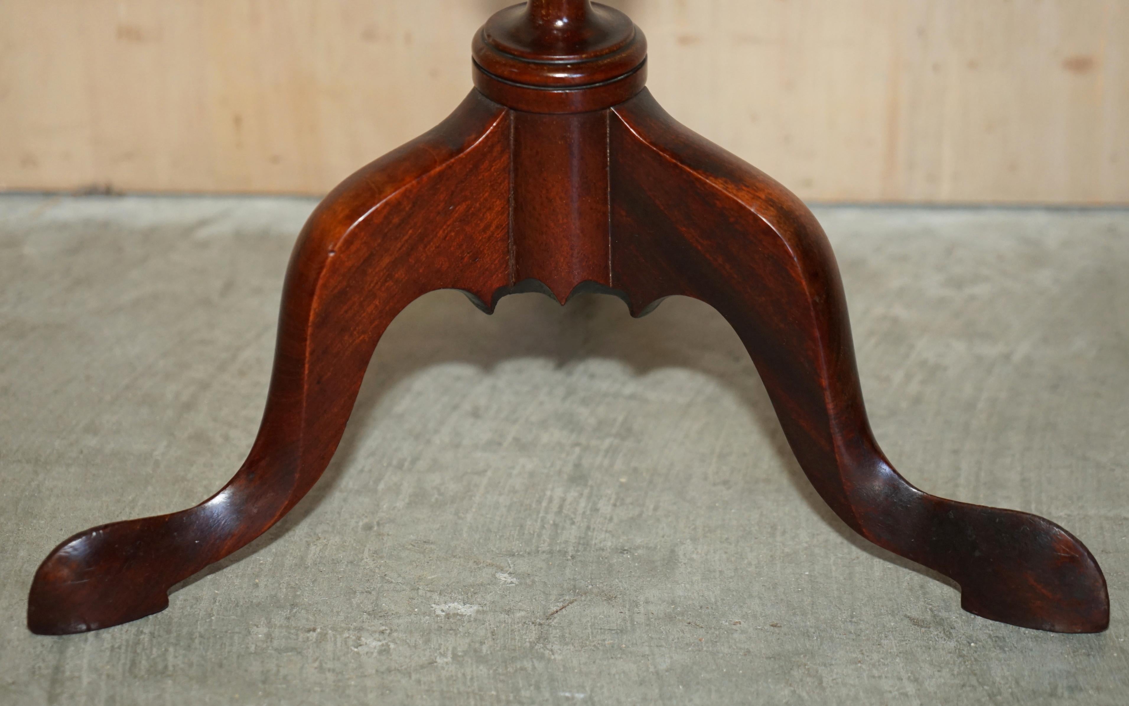 Antique 1880 Sheraton Revival Hardwood Tripod Side End Lamp Wine Table For Sale 4