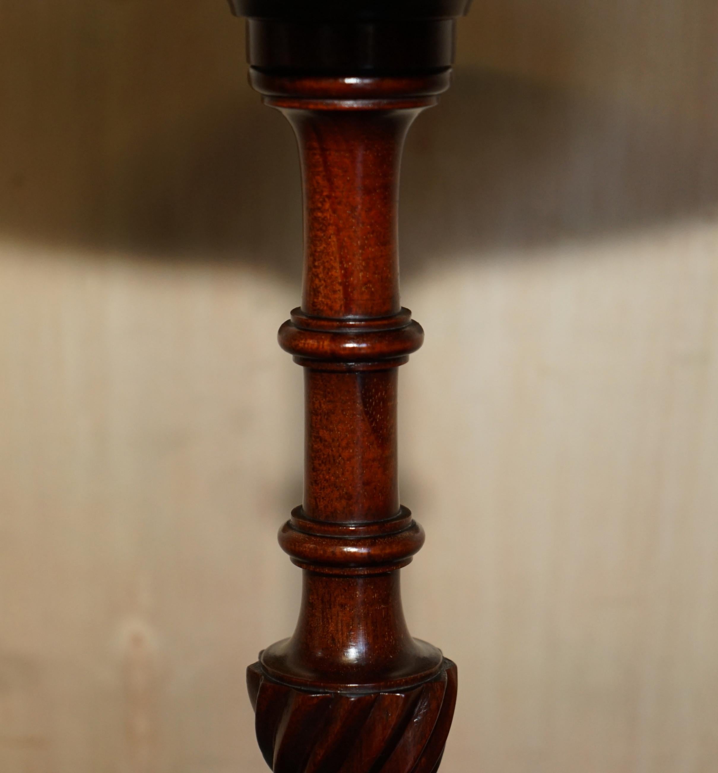 Antique 1880 Sheraton Revival Hardwood Tripod Side End Lamp Wine Table For Sale 1