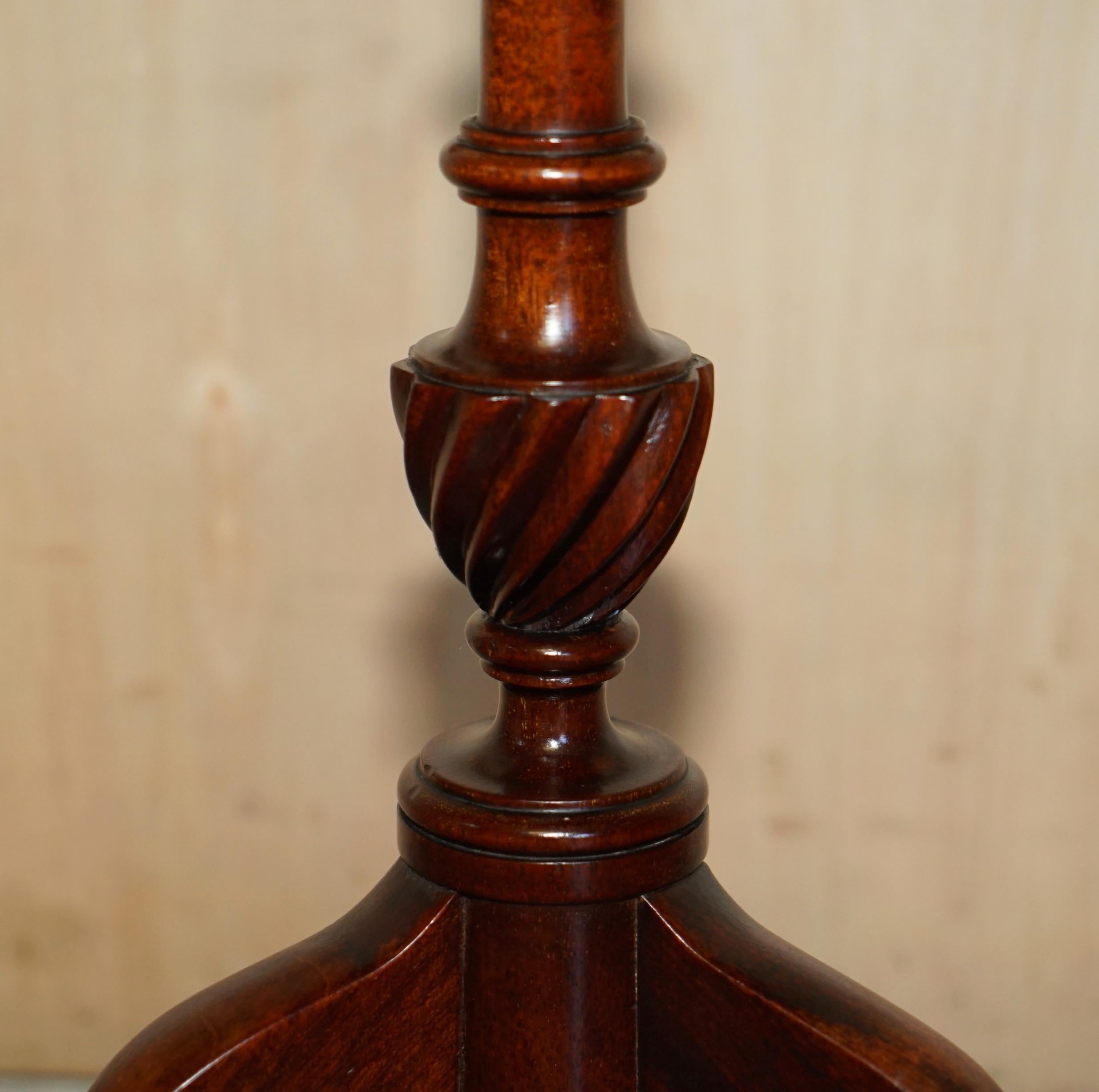 Antique 1880 Sheraton Revival Hardwood Tripod Side End Lamp Wine Table For Sale 2