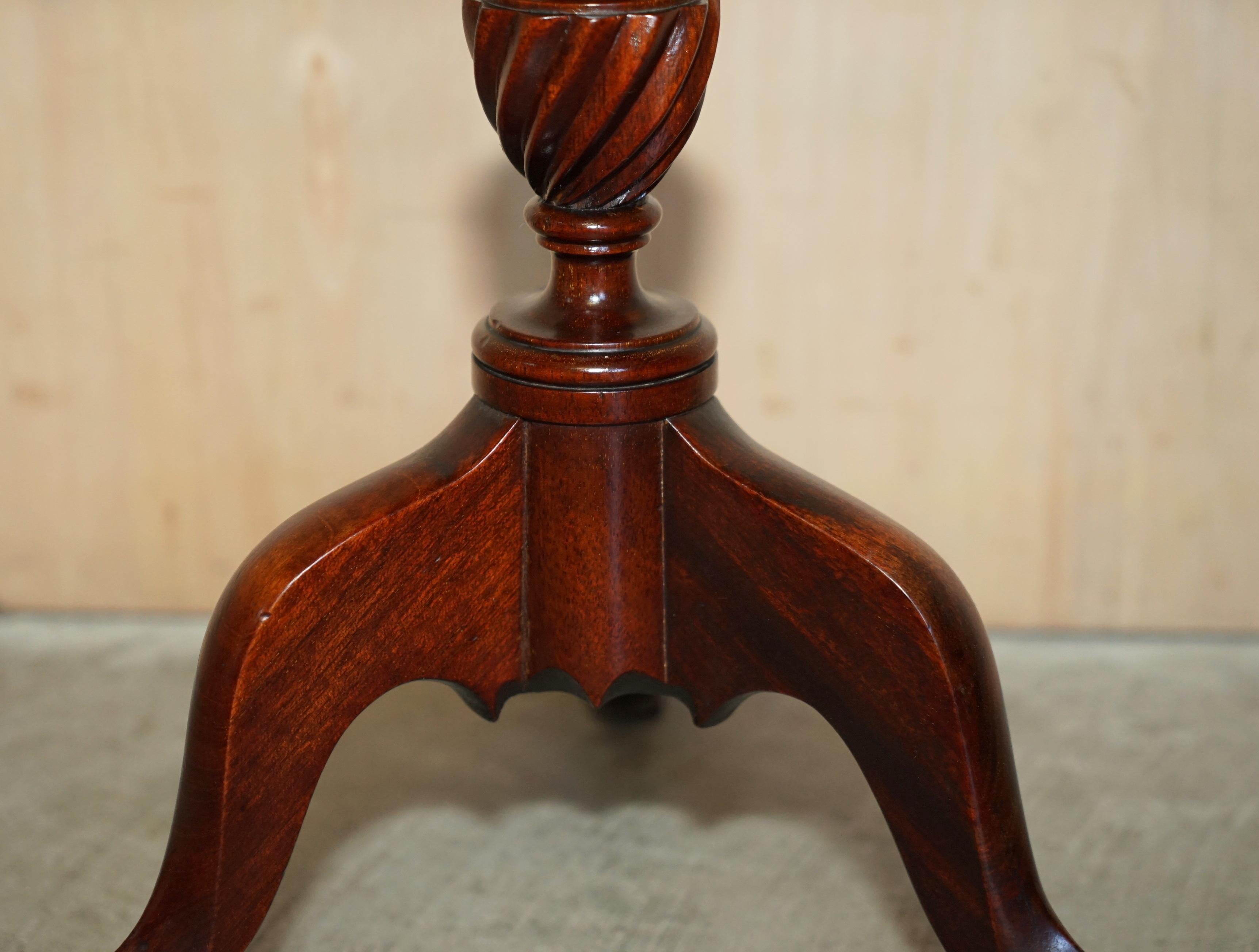 Antique 1880 Sheraton Revival Hardwood Tripod Side End Lamp Wine Table For Sale 3