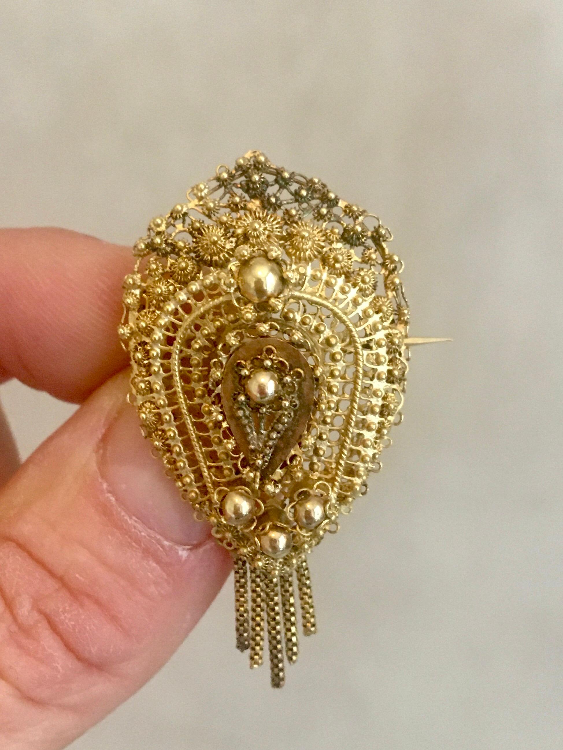 Antique 1880's 14K Gold Filigree Earrings and Brooch For Sale 5