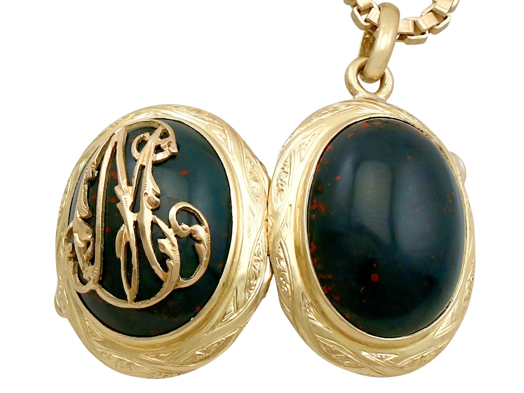 Antique 1880s Bloodstone and Yellow Gold Locket 6
