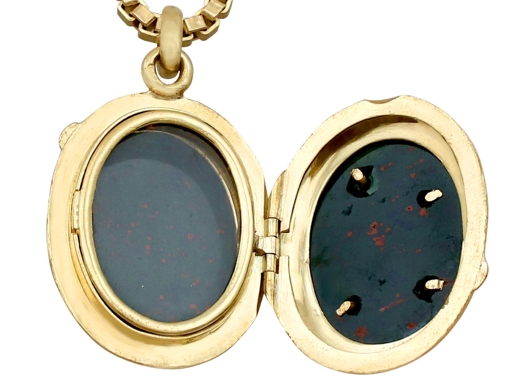 Antique 1880s Bloodstone and Yellow Gold Locket 4