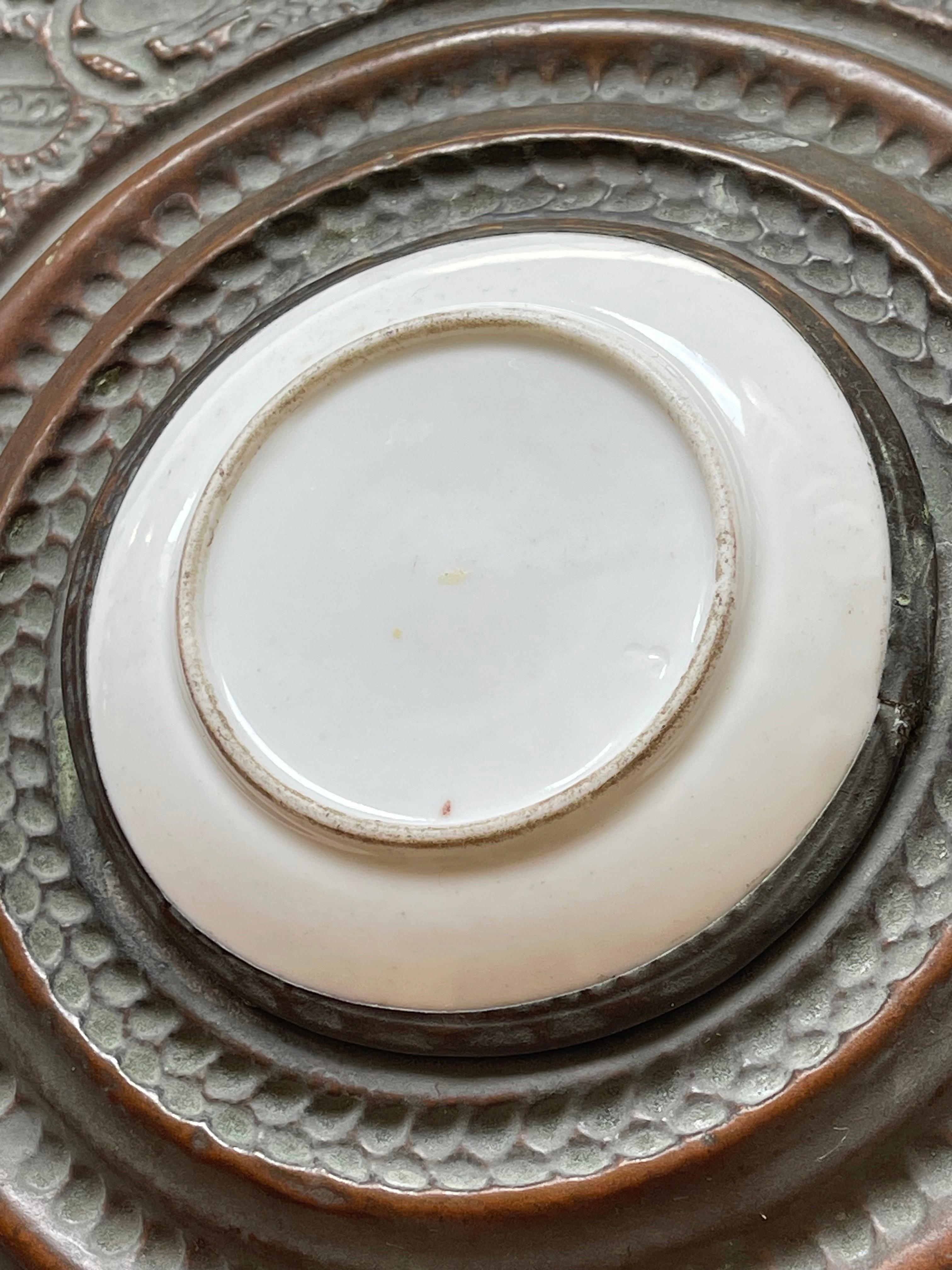 Assiettes anciennes en laiton et porcelaine des années 1880, ensemble de 3 portraits peints à la main, Allemagne Bon état - En vente à Andernach, DE