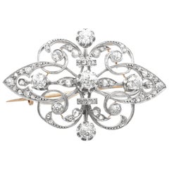 Antique 1880s French 2.80 Carat Diamond and Yellow Gold Brooch