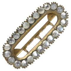 Boucle de ceinture en vermeil, cloutée de pierres de lune, datant des années 1880