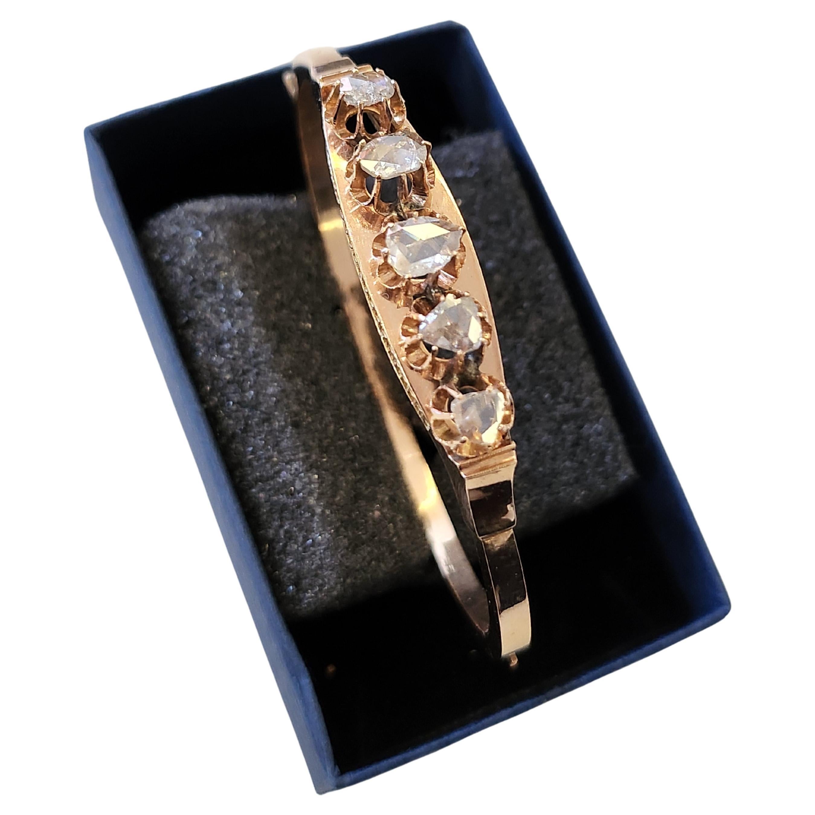 Antico bracciale russo con diamanti taglio rosa realizzato dall'importante fabrige feodor afanassiev di Mosca prima del 1899.c Il bracciale è composto da 5 grandi diamanti taglio rosa a griffe alte, il diametro di ogni pietra è di