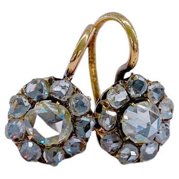 Antike russische Rose geschliffene Diamant-Ohrringe mit einem geschätzten Gewicht von 2 Karat zentriert mit großen Stein 4,42 mm Durchmesser und Ohrringe Kopf Durchmesser 9,10 mm Halle markiert 56 kaiserlichen russischen Gold-Standard und Prüfer