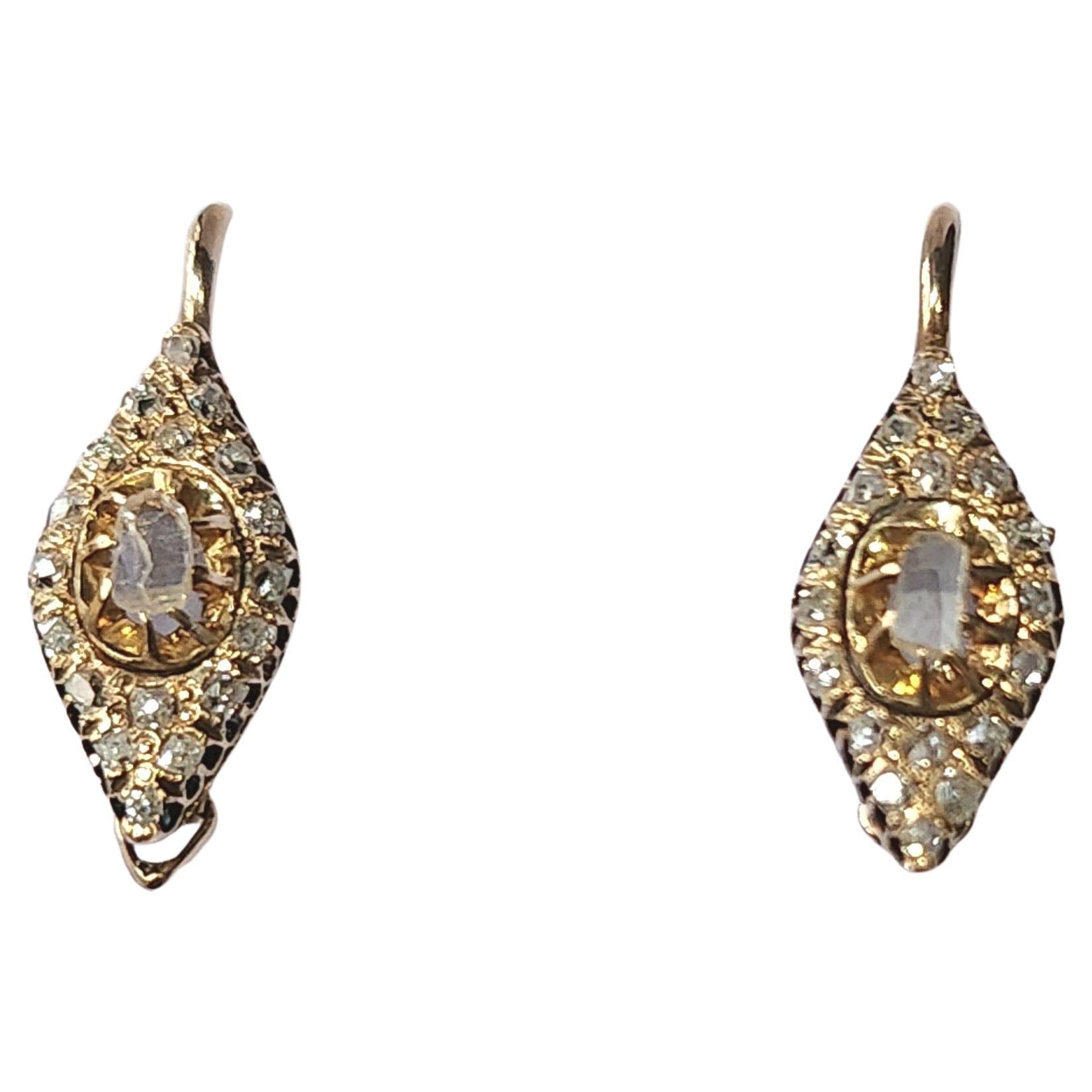 Boucles d'oreilles en or à diamants taillés en rose, Russie, 1880 Bon état - En vente à Cairo, EG