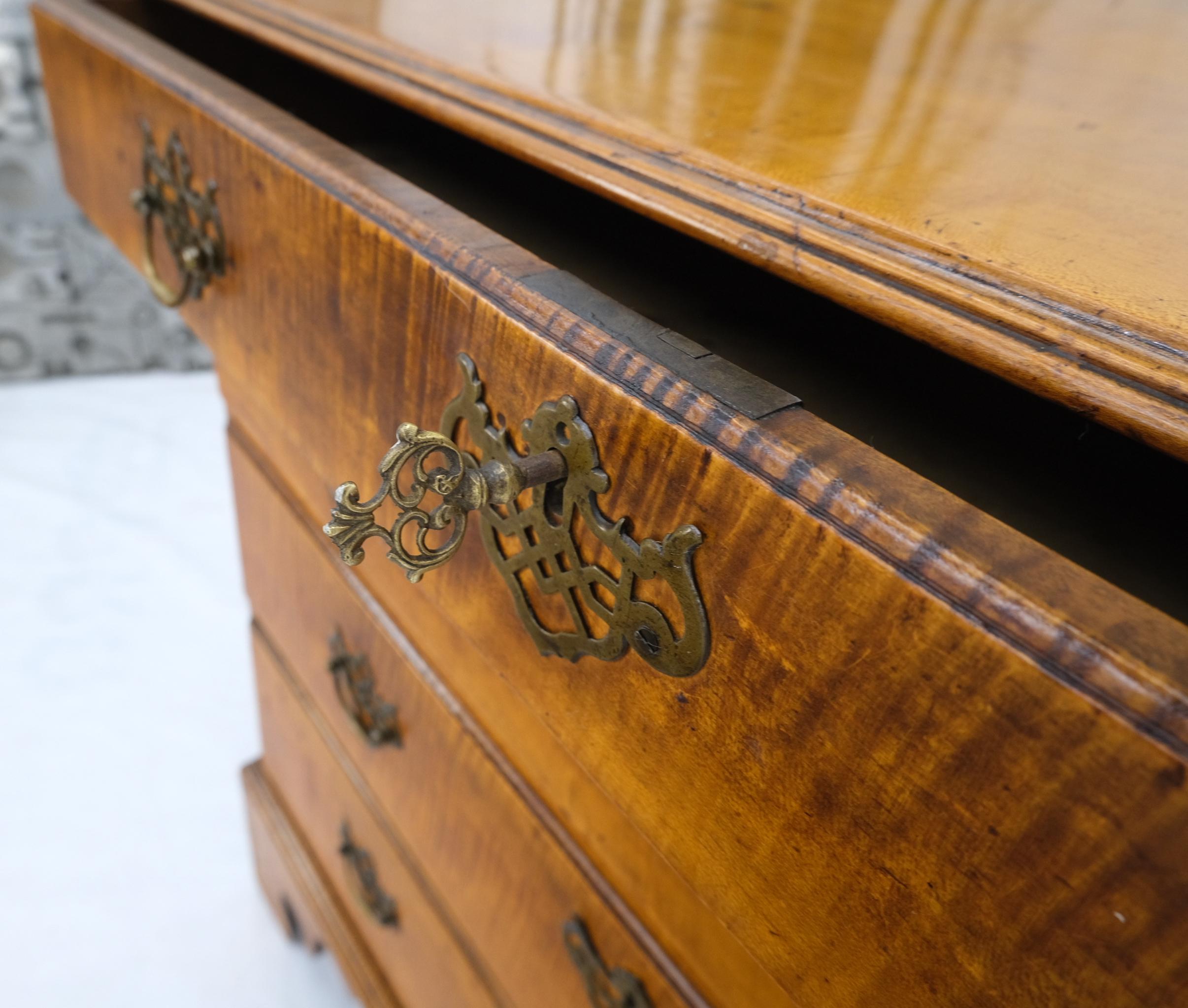 Antique 1880s Tiger Maple Chippendale Style Bachelor Chest Drawers Dresser For Sale 2