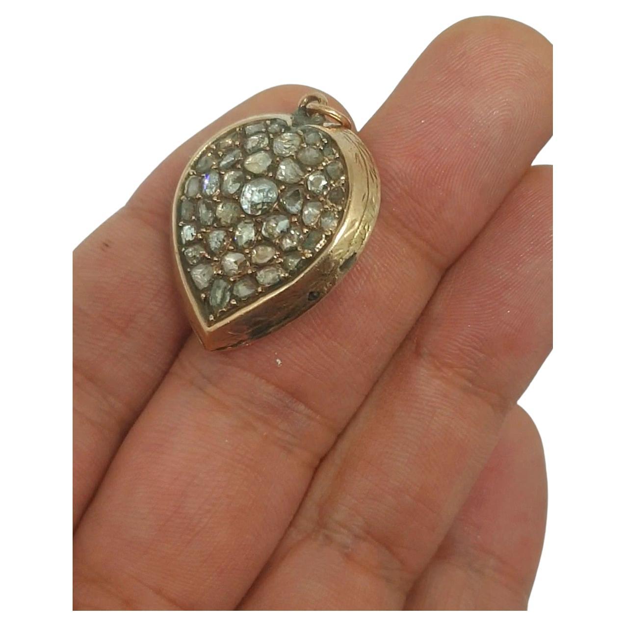 Antique 1880s Vicotrian Rose Cut Diamond Heart Gold Pendant In Good Condition For Sale In Cairo, EG
