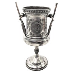 Trophée ancien de tournoi de tennis féminin du Niagara de 1886 en métal argenté