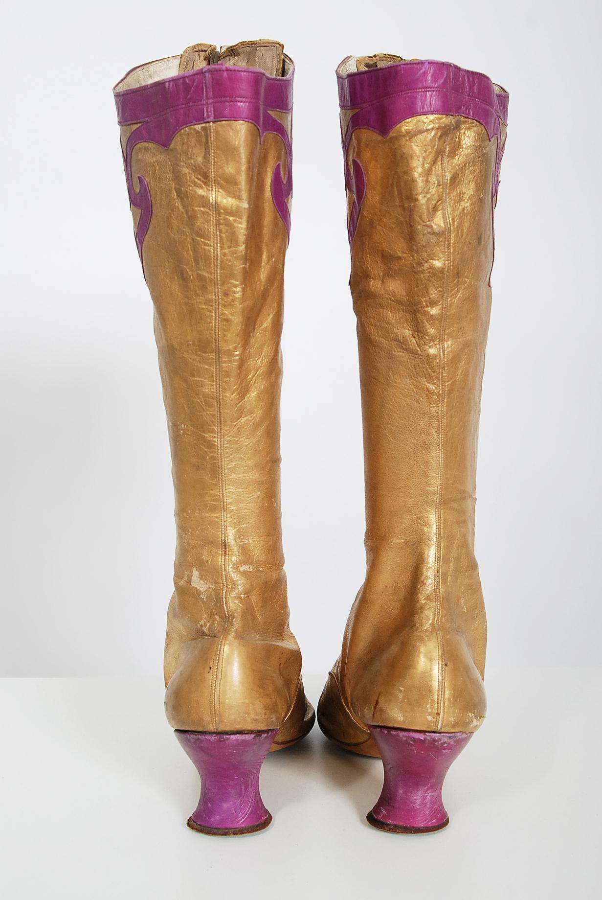 Vintage 1890er Jahre Cammeyer Couture viktorianische Schnürstiefel aus Leder in Gold und violett  (Braun) im Angebot