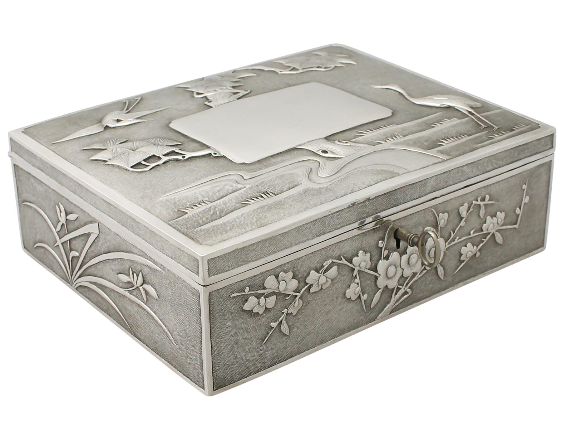 Chinois Antique 1890s Chinese Export Silver Locking Box en vente