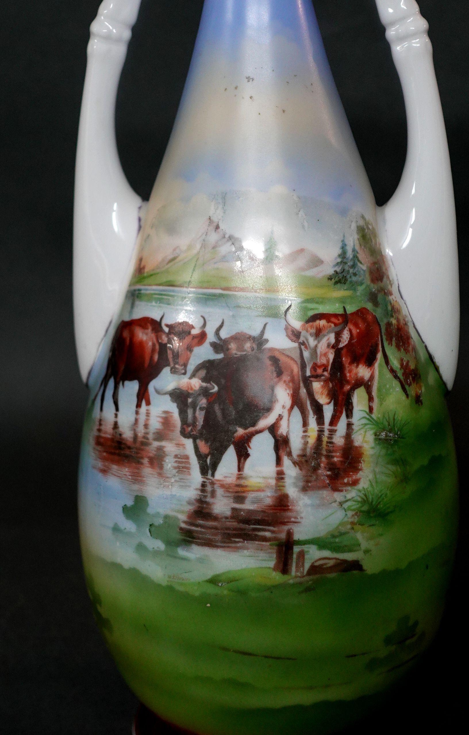 Art nouveau Paire de vases victoriens autrichiens anciens des années 1890 « marqués » en vente