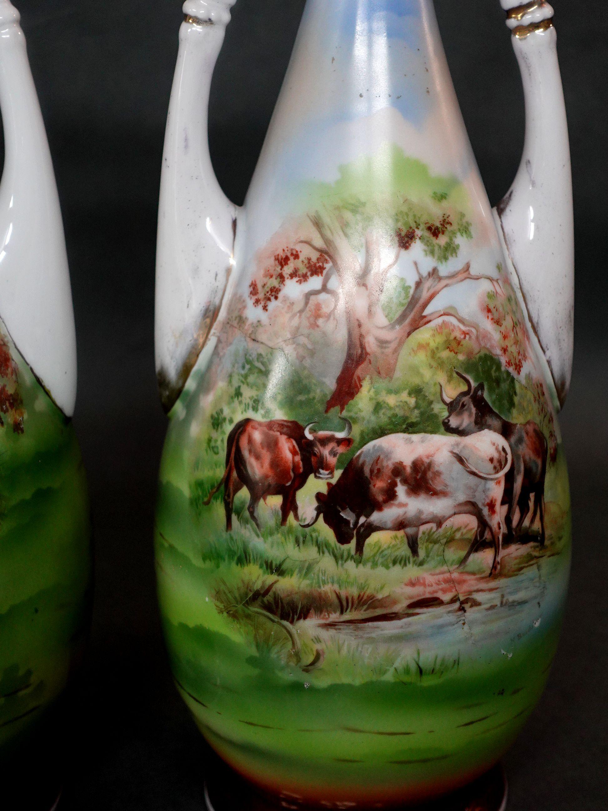 Autrichien Paire de vases victoriens autrichiens anciens des années 1890 « marqués » en vente