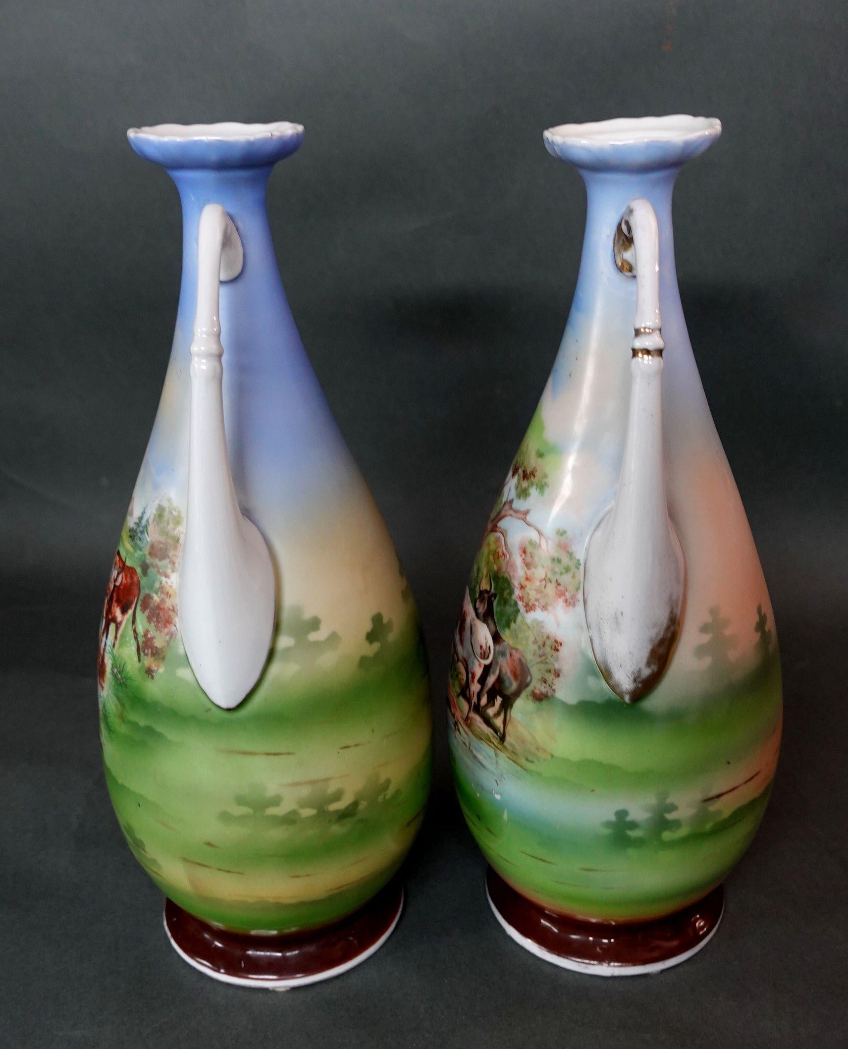 XIXe siècle Paire de vases victoriens autrichiens anciens des années 1890 « marqués » en vente