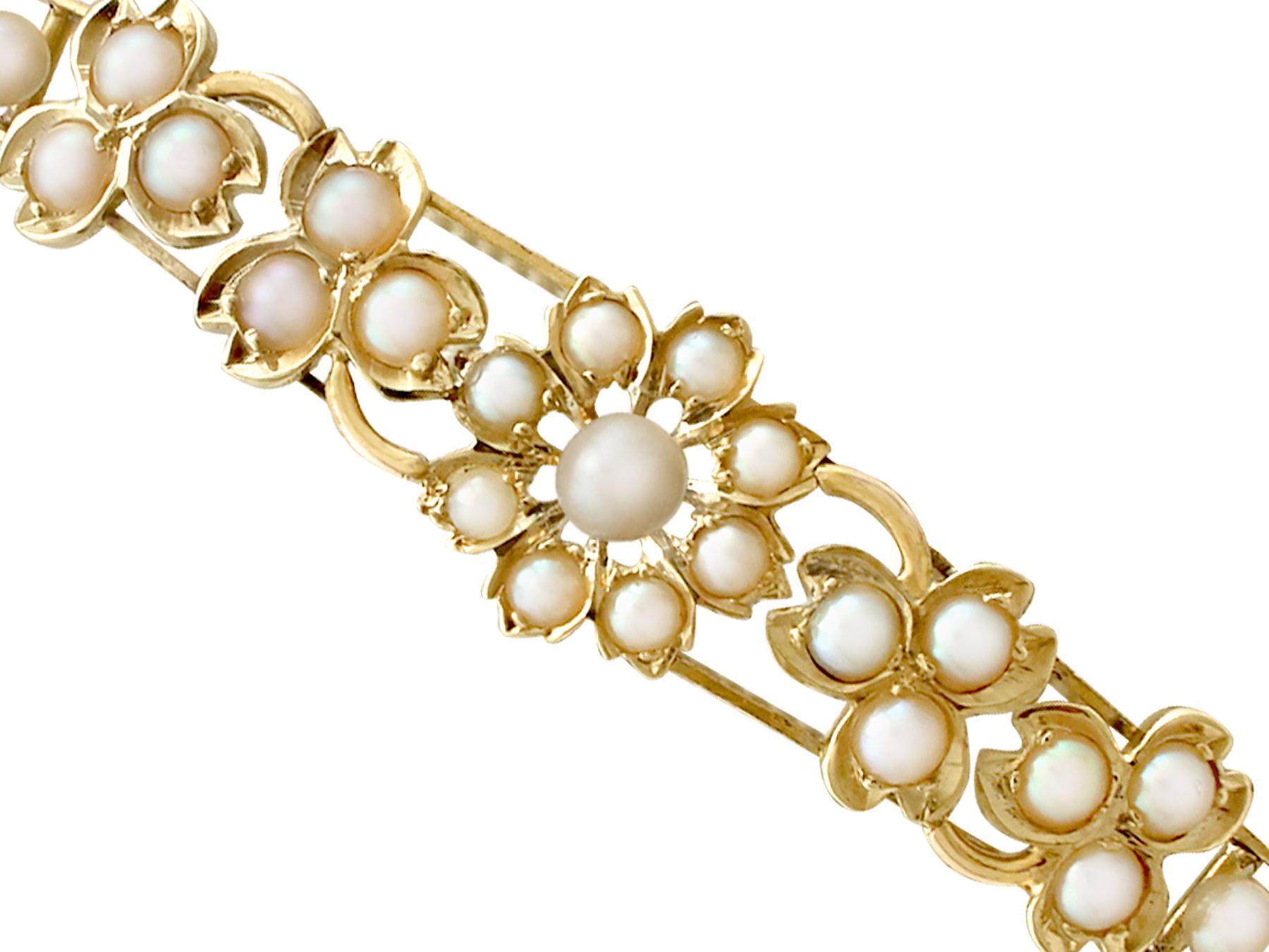 Victorien Bracelet jonc ancien en or jaune et perles de rocaille des années 1890 en vente