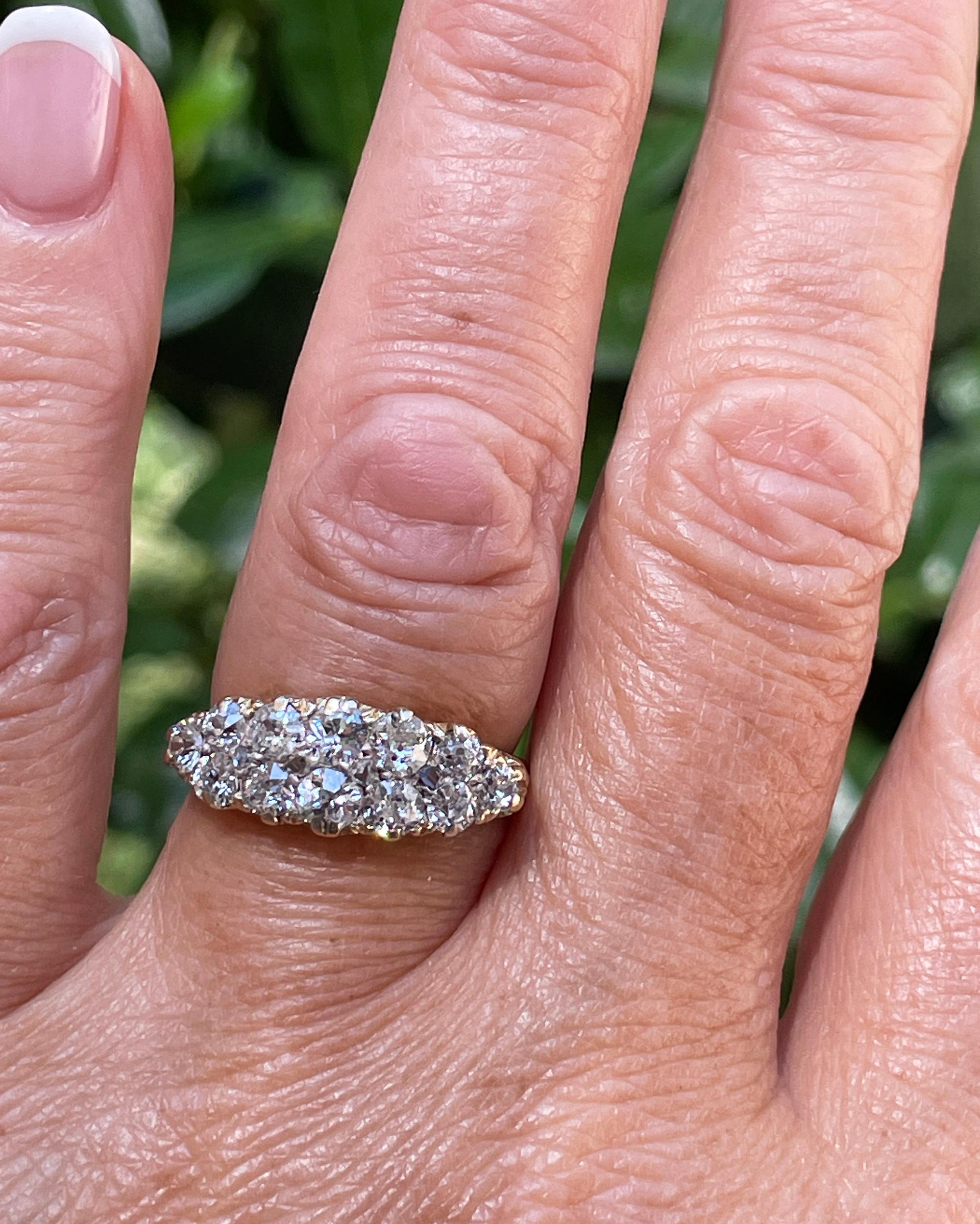 Antiquities 1890 Victorian 2.25ct Old Mine Diamonds 2 Rows 18K Wedding Band Ring en vente 6
