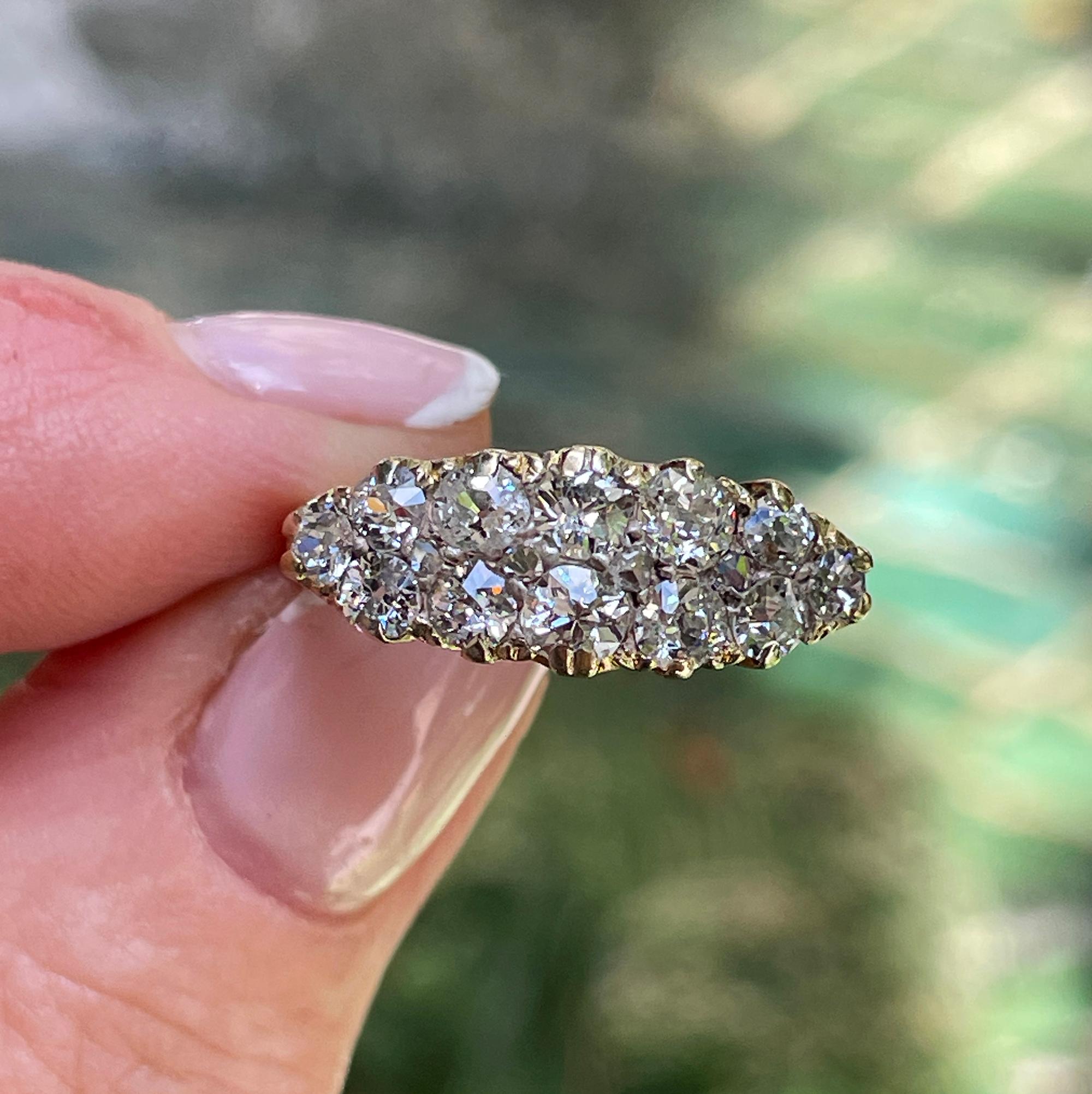 Antiquities 1890 Victorian 2.25ct Old Mine Diamonds 2 Rows 18K Wedding Band Ring en vente 11