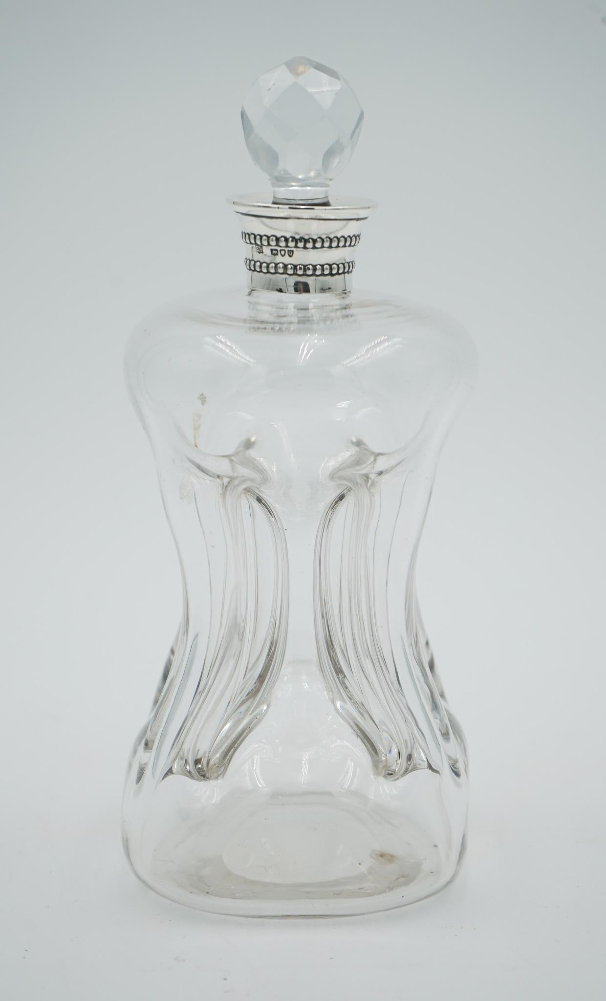 ANTIGUO COLLAR DE PLATA DE LEYENDA DE 1891 WILLIAM HUTTON & SONS LONDRES DECANTERO DE PIÑA en venta 7