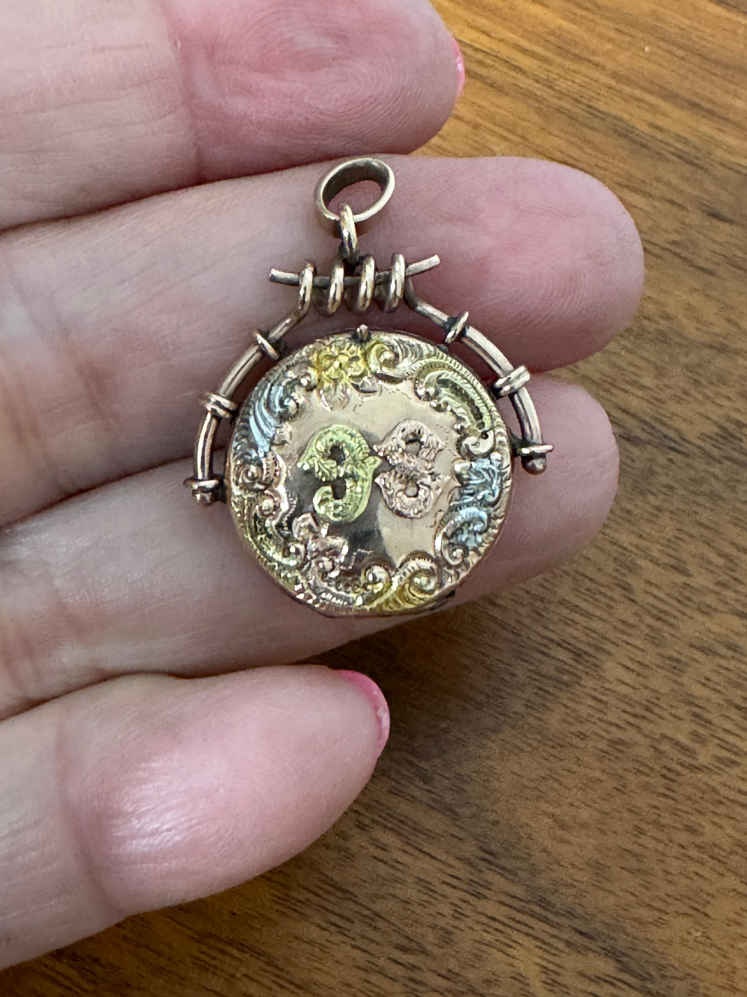 Antikes antikes 1898 Medaillon Dreifarbiges Gold viktorianisches Parfüm im Angebot 5