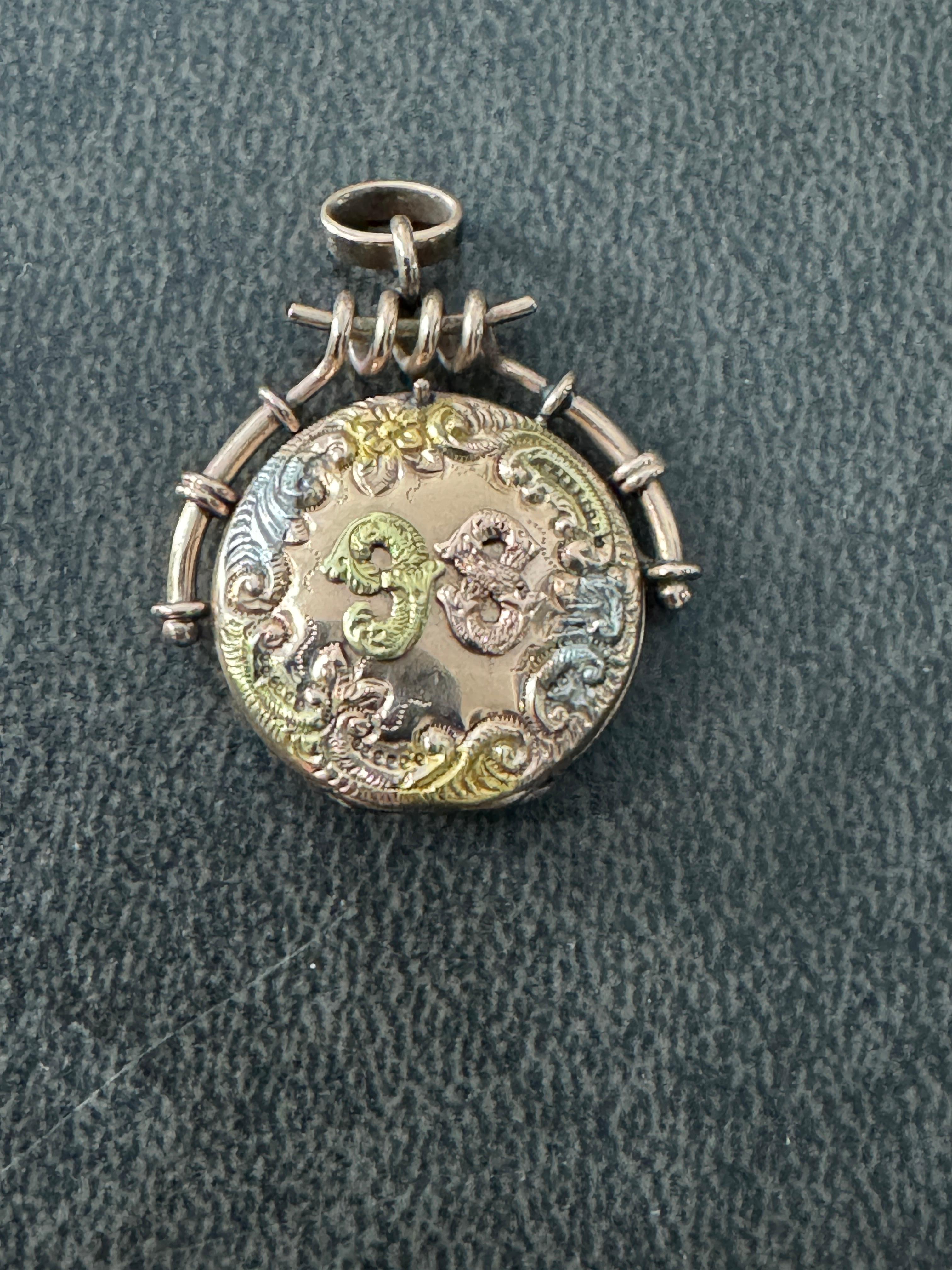 Antikes antikes 1898 Medaillon Dreifarbiges Gold viktorianisches Parfüm im Angebot 6