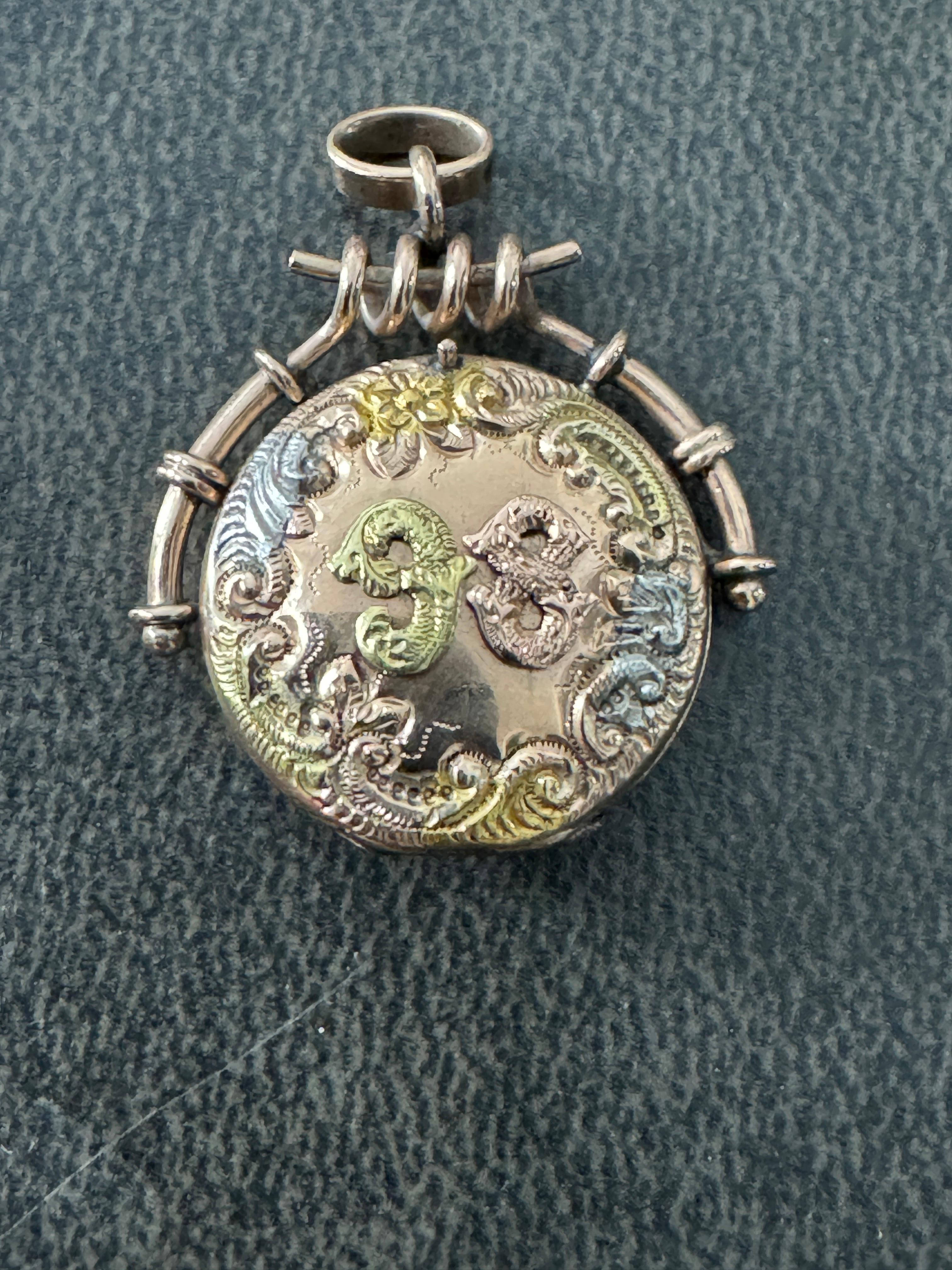 Antikes antikes 1898 Medaillon Dreifarbiges Gold viktorianisches Parfüm im Angebot 7