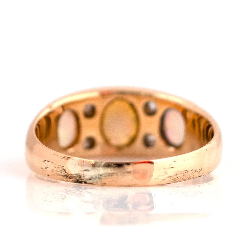 Antiker 1899 Opal-Diamant-Ring aus 18 Karat Gold (Spätviktorianisch)