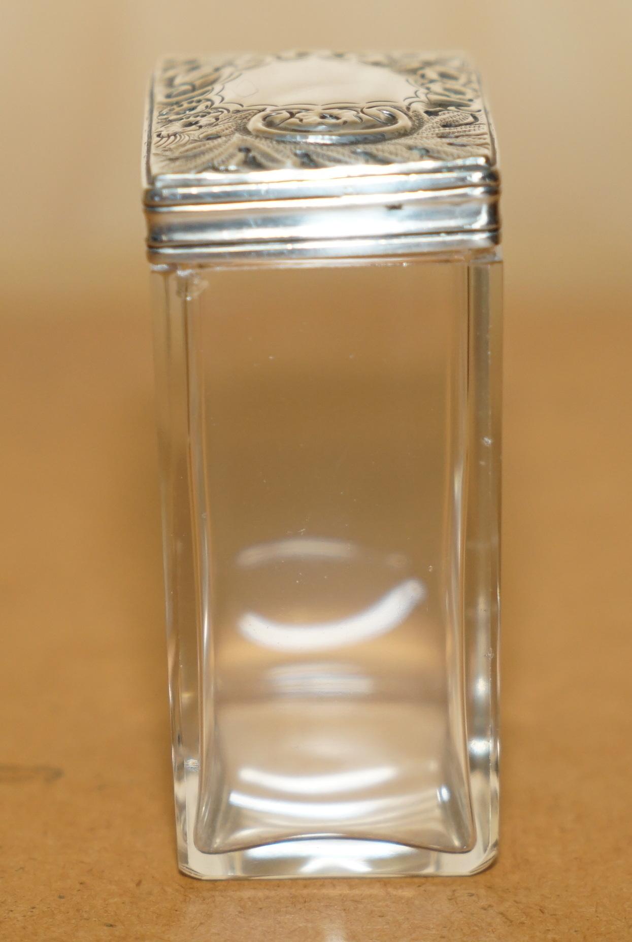 ANTICO VASO DA TRIONFO IN ARGENTO STERLINGO E VETRO FREDERICK WICK & SONS del 1899 in vendita 2