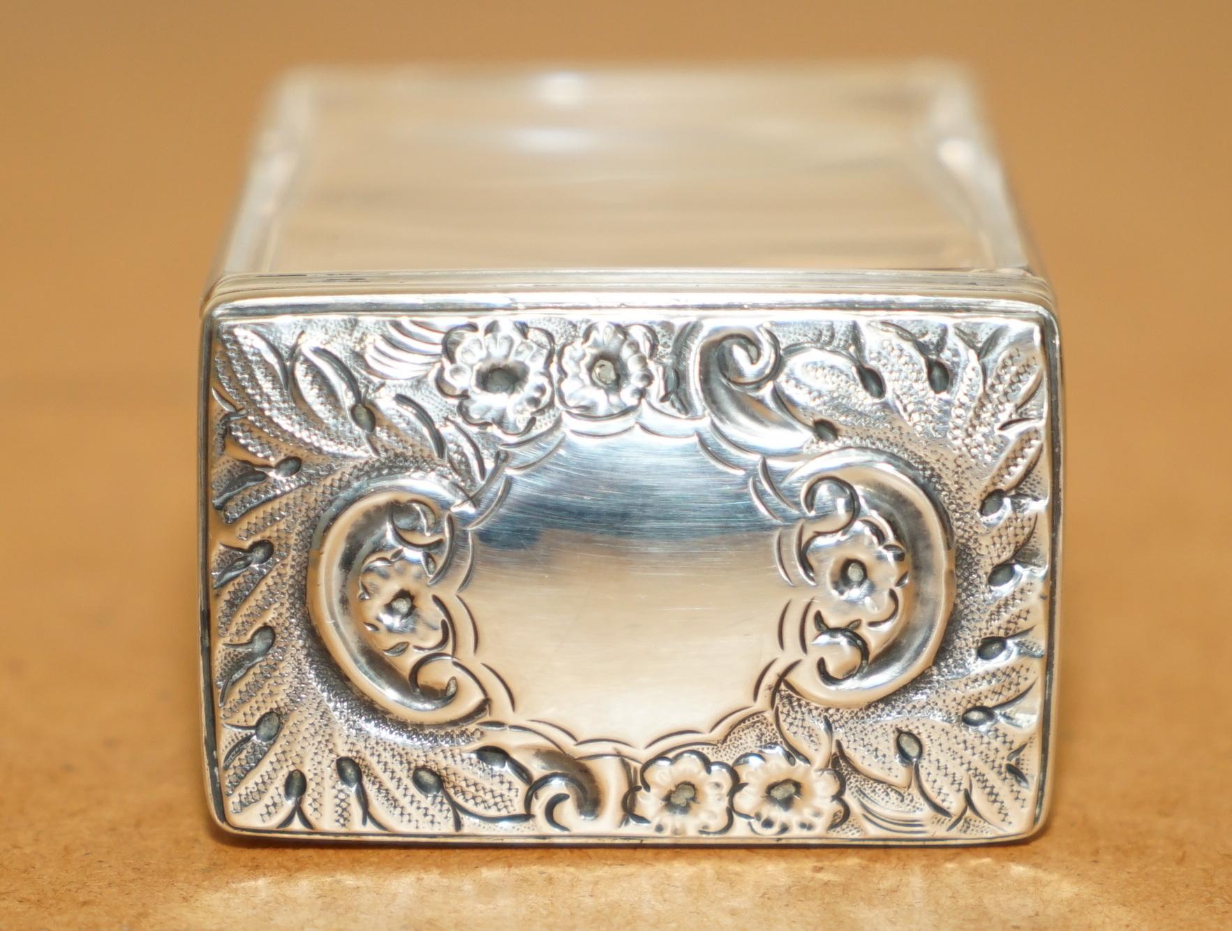 ANTICO VASO DA TRIONFO IN ARGENTO STERLINGO E VETRO FREDERICK WICK & SONS del 1899 in vendita 3