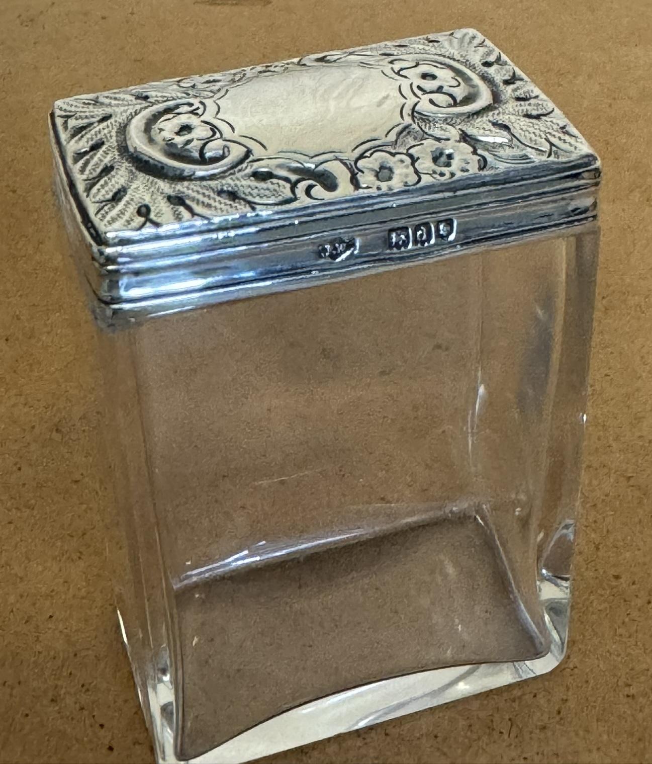 ANTICO VASO DA TRIONFO IN ARGENTO STERLINGO E VETRO FREDERICK WICK & SONS del 1899 in vendita 5