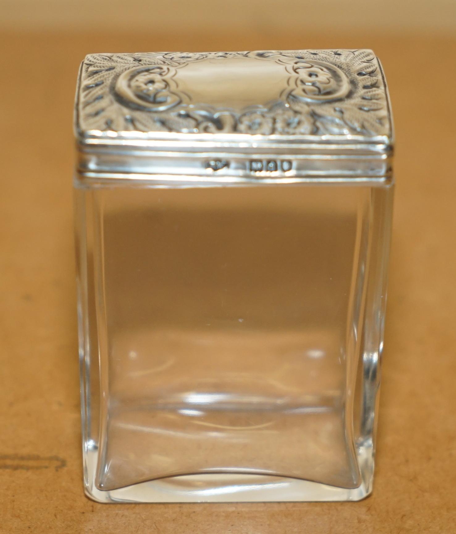 Fatto a mano ANTICO VASO DA TRIONFO IN ARGENTO STERLINGO E VETRO FREDERICK WICK & SONS del 1899 in vendita