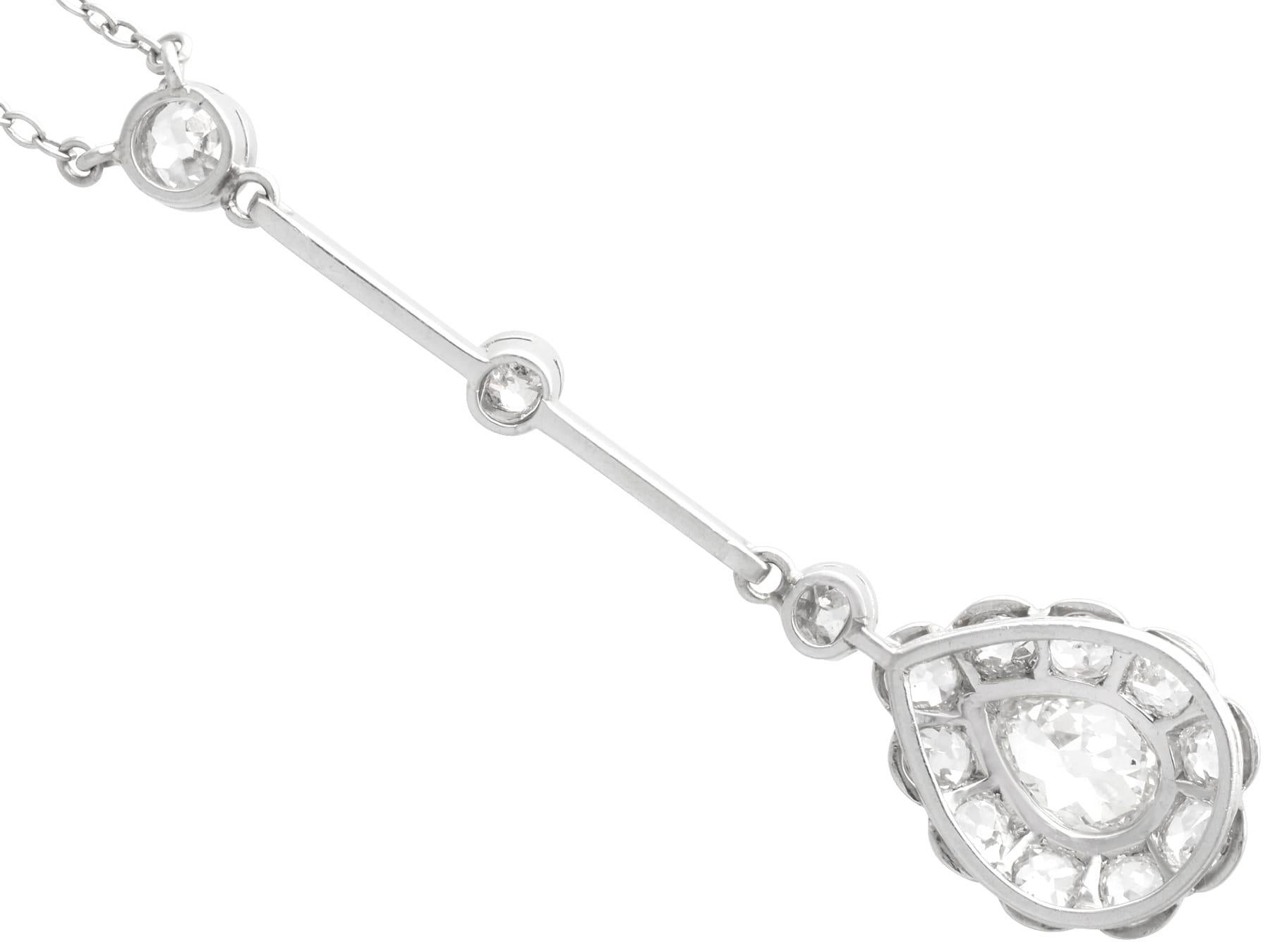 Pendentif ancien en platine et diamants de 1,89 carat, c. 1910 Unisexe en vente