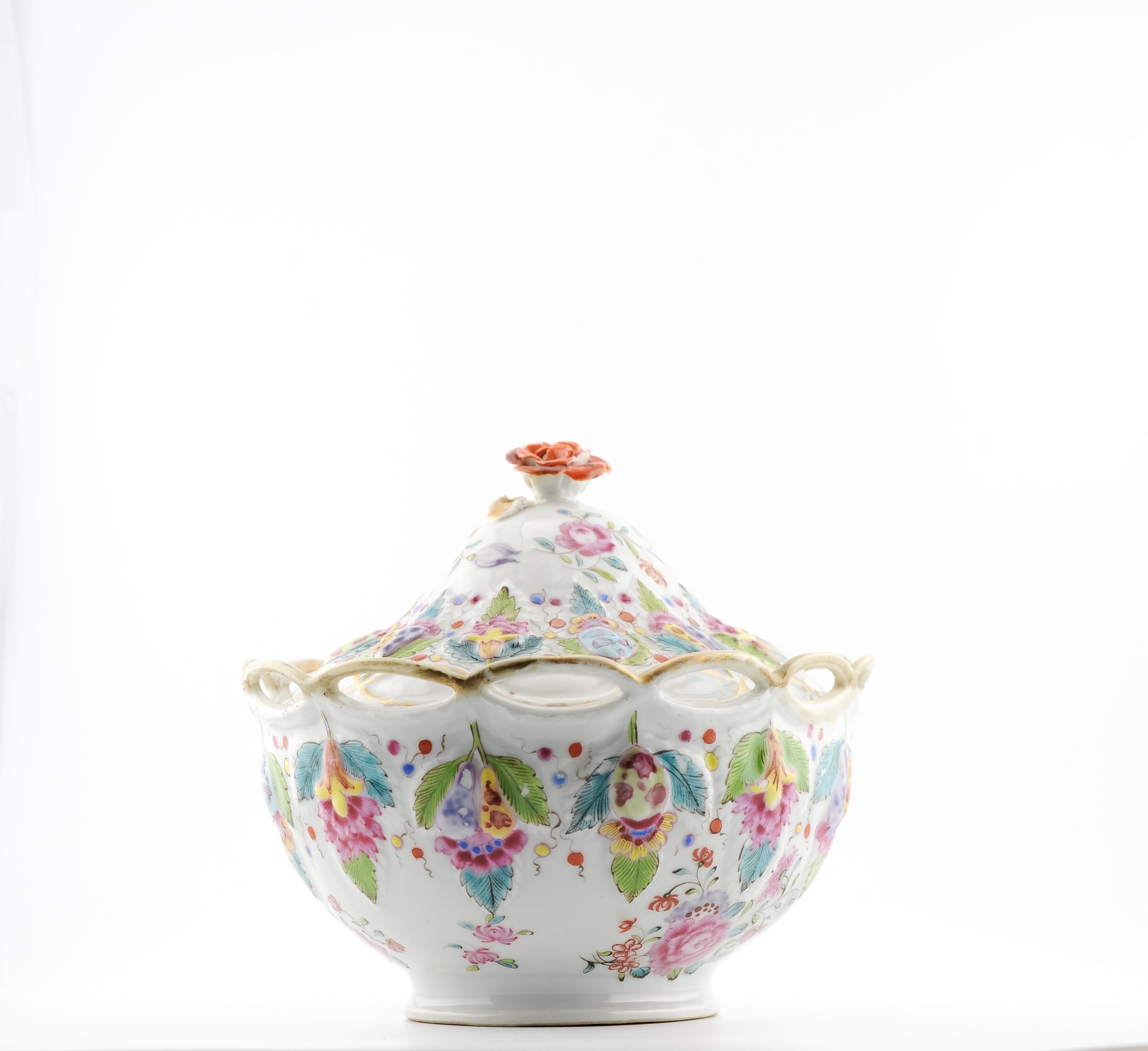 Antike chinesische FAMILLE ROSE 'FRUIT-AND-FESTOON MOLDED' OVAL TUREEN China, 18C im Angebot 5