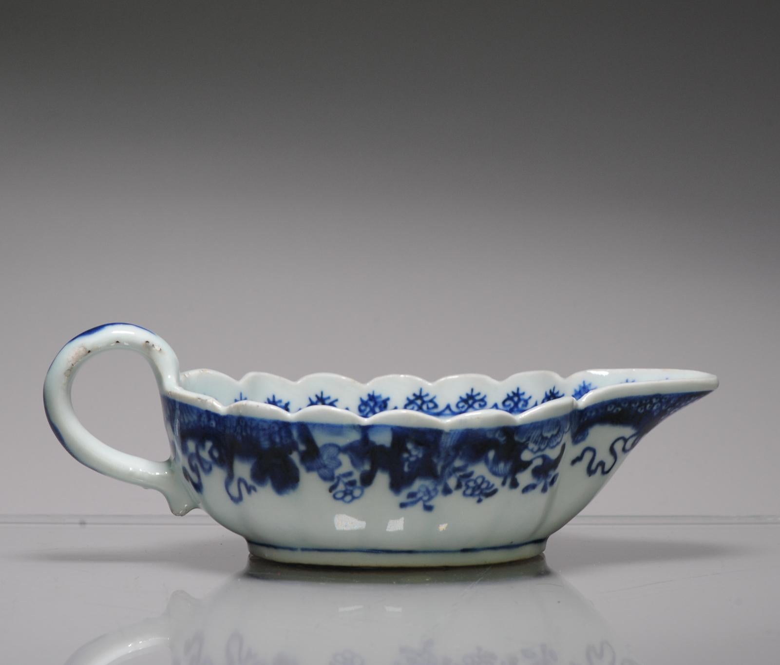 Description
A very nicely decorated sauce boat in the shape of a leaf.


Condition
Fritting to the rim and handle and 1 hairline to the mouth. Size 200x107x70mm LxDxH

Period
18th century Qing (1661 - 1912).